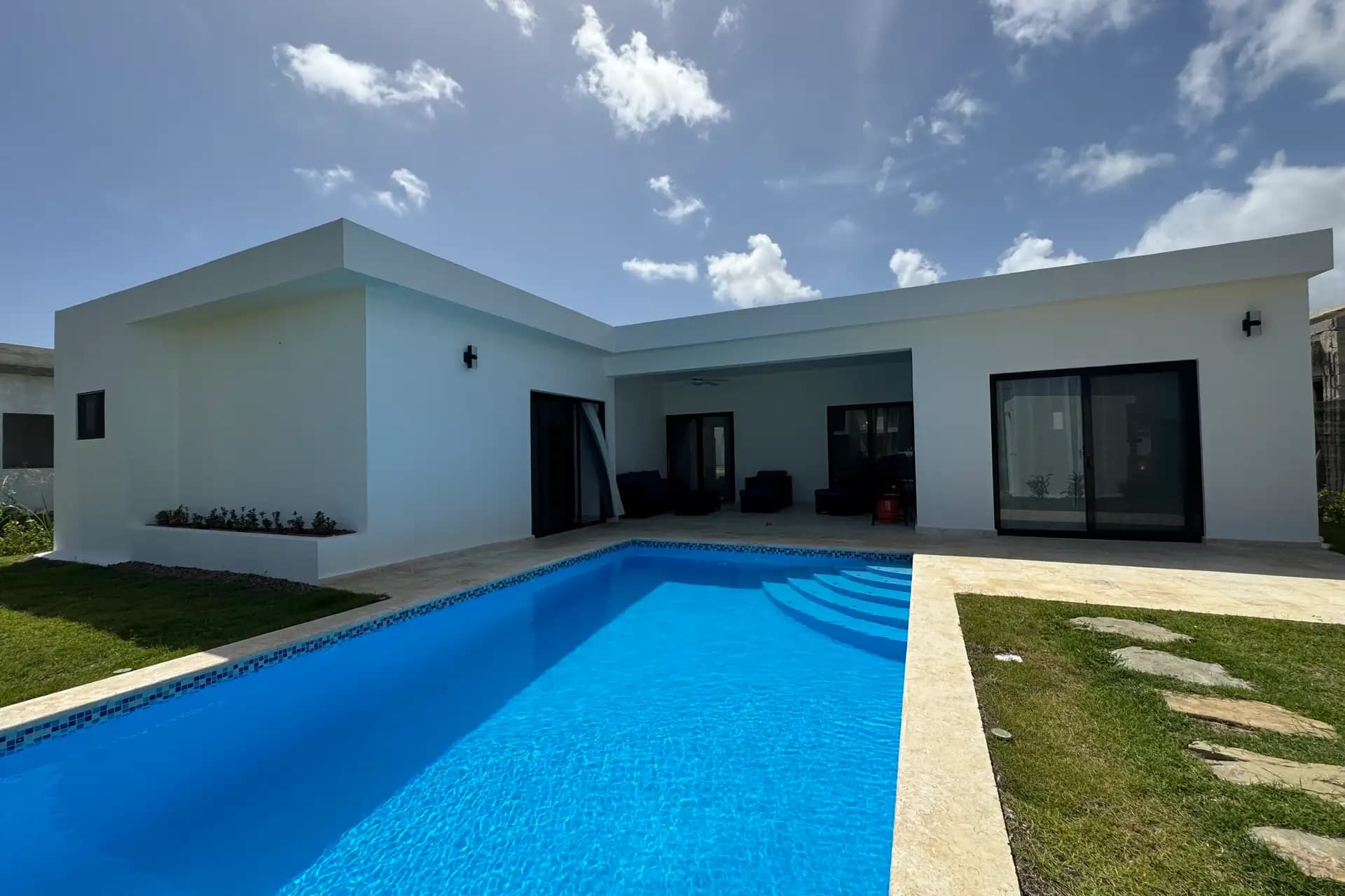 Villa moderna de lujo de 3 habitaciones con piscina privada en venta en Sosúa Ocean Village, foto 13
