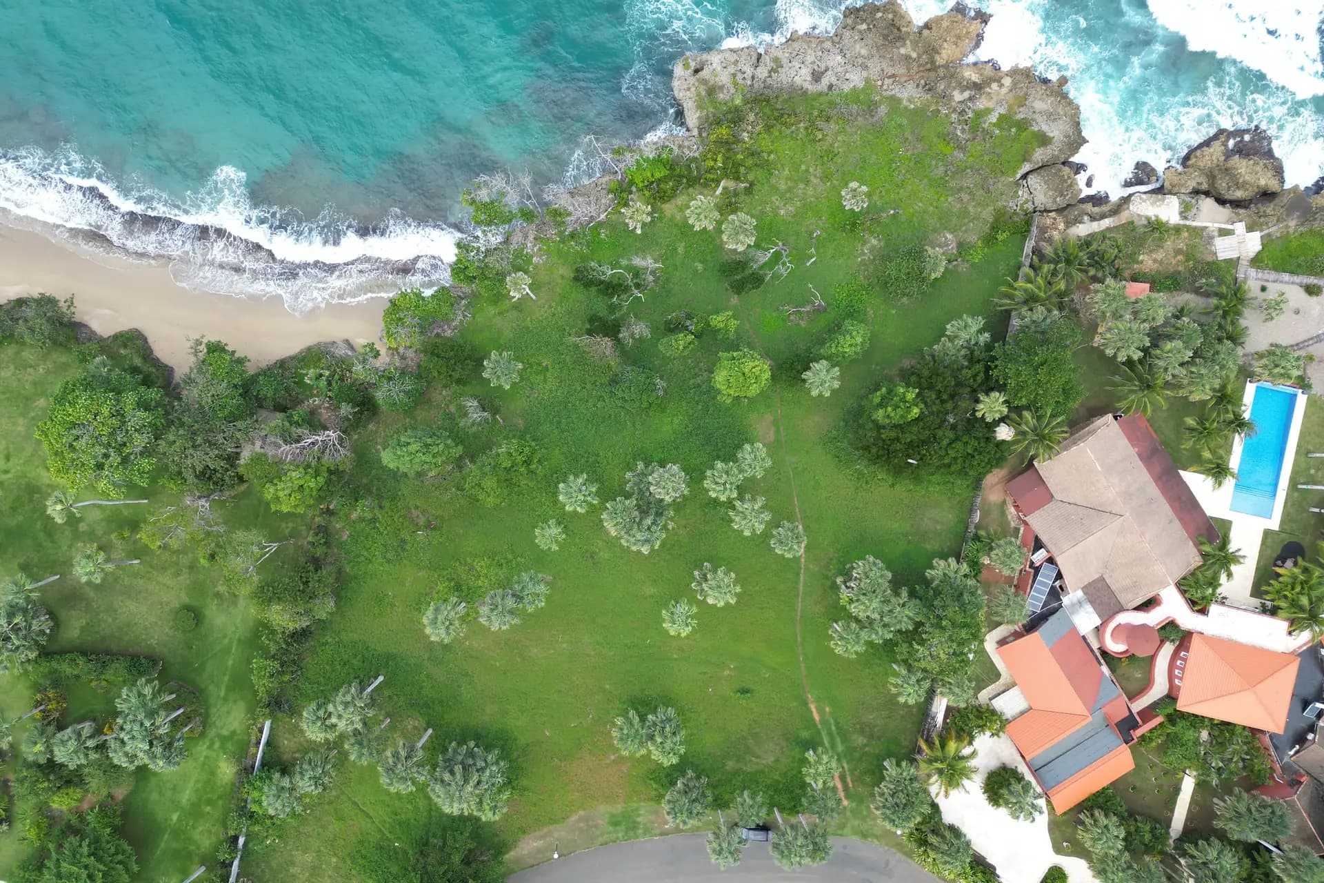 Erstklassiges Baugrundstück direkt am Meer in Sea Horse Ranch – 8,456 m² mit 180°-Blick auf den Atlantik, Foto 3