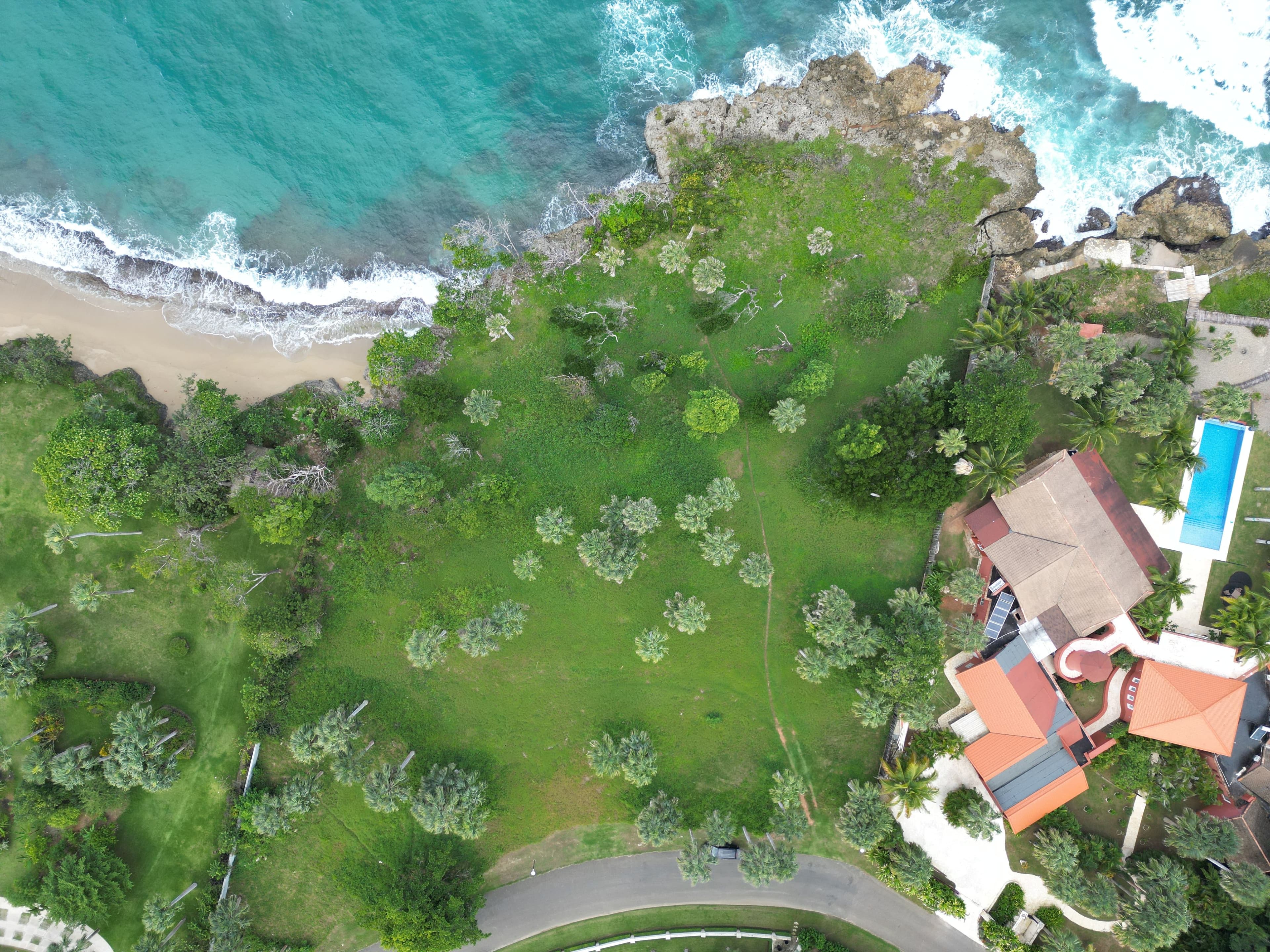8,456 m² Oceanfront Cliff-Front Lot in Sea Horse Ranch, Cabarete, photo 3