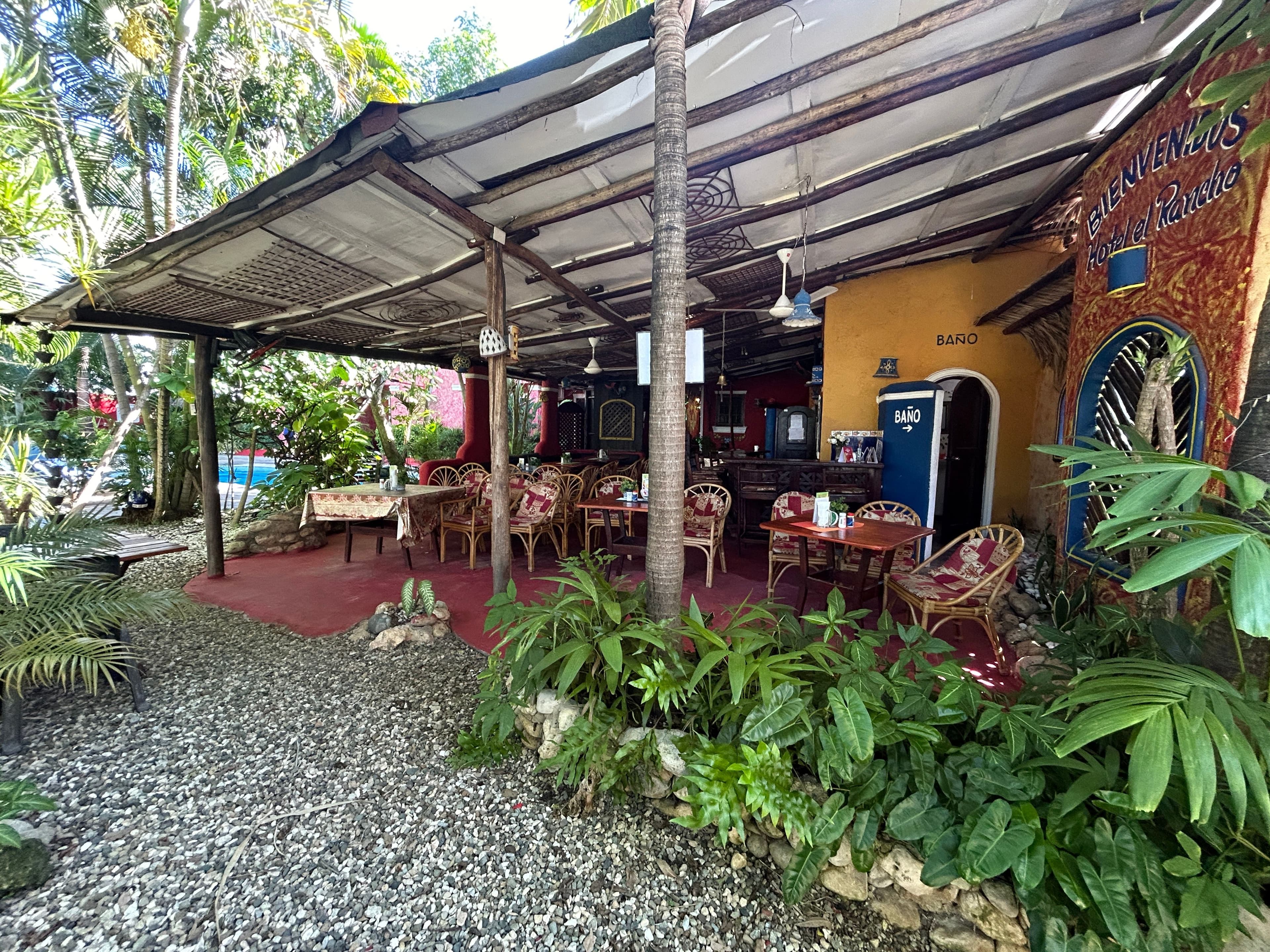 21-Room Mexican-Style Hotel with Courtyard Pool in Sosúa — Restaurant & bar