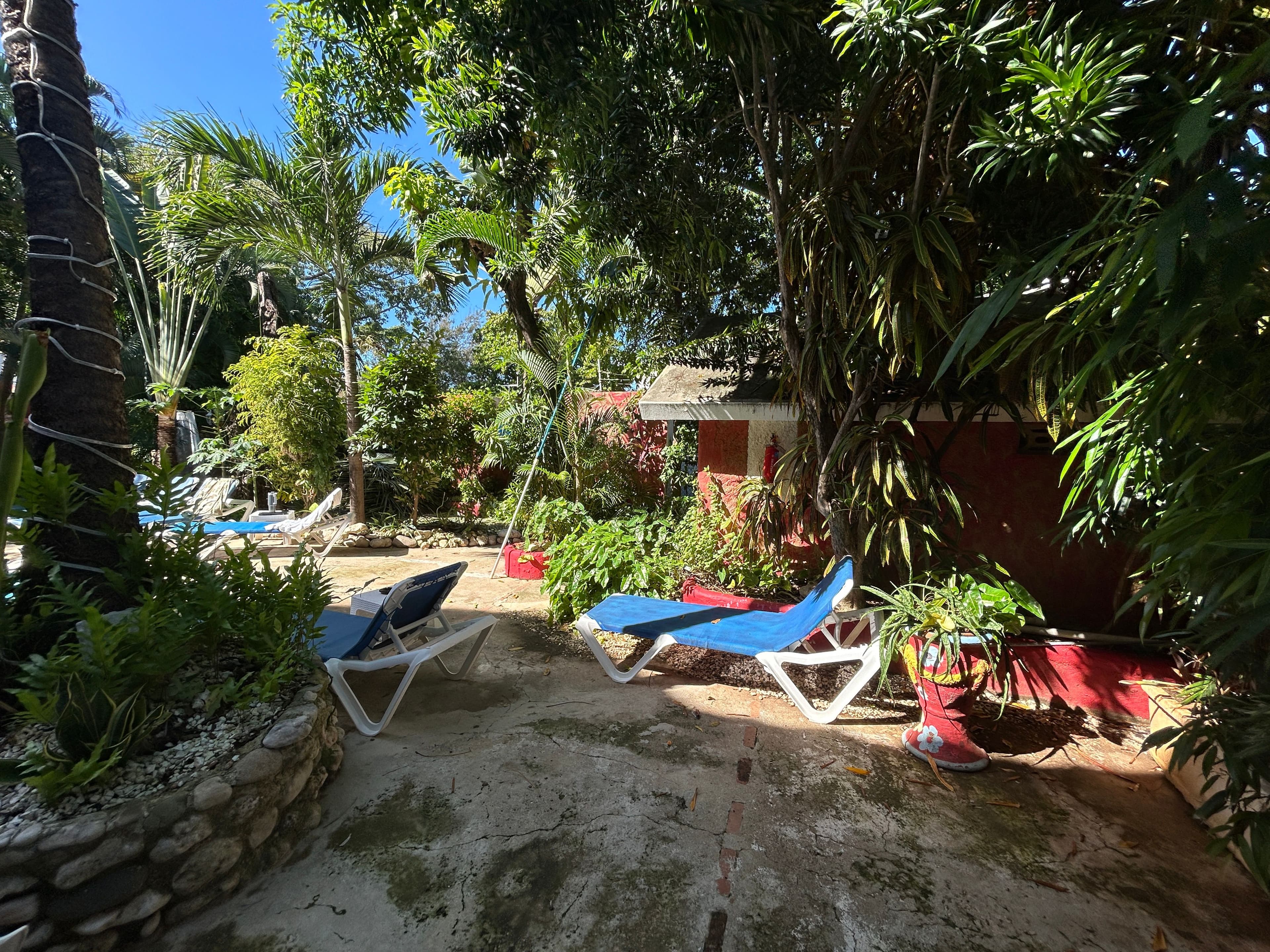 21-Room Mexican-Style Hotel with Courtyard Pool in Sosúa — Garden