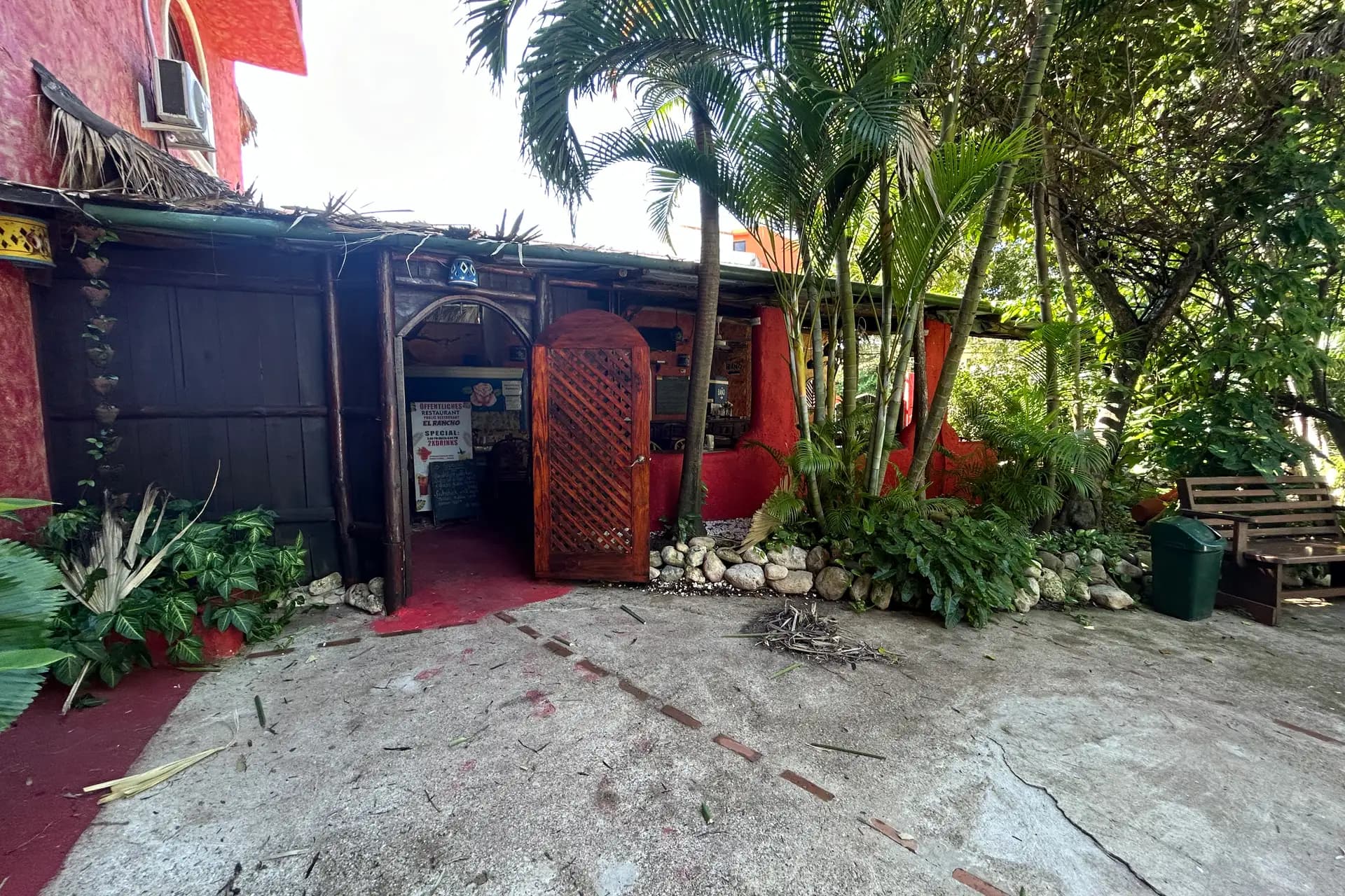 Business Opportunity - Mexican Style Hotel steps away from the Beach، الصورة 9