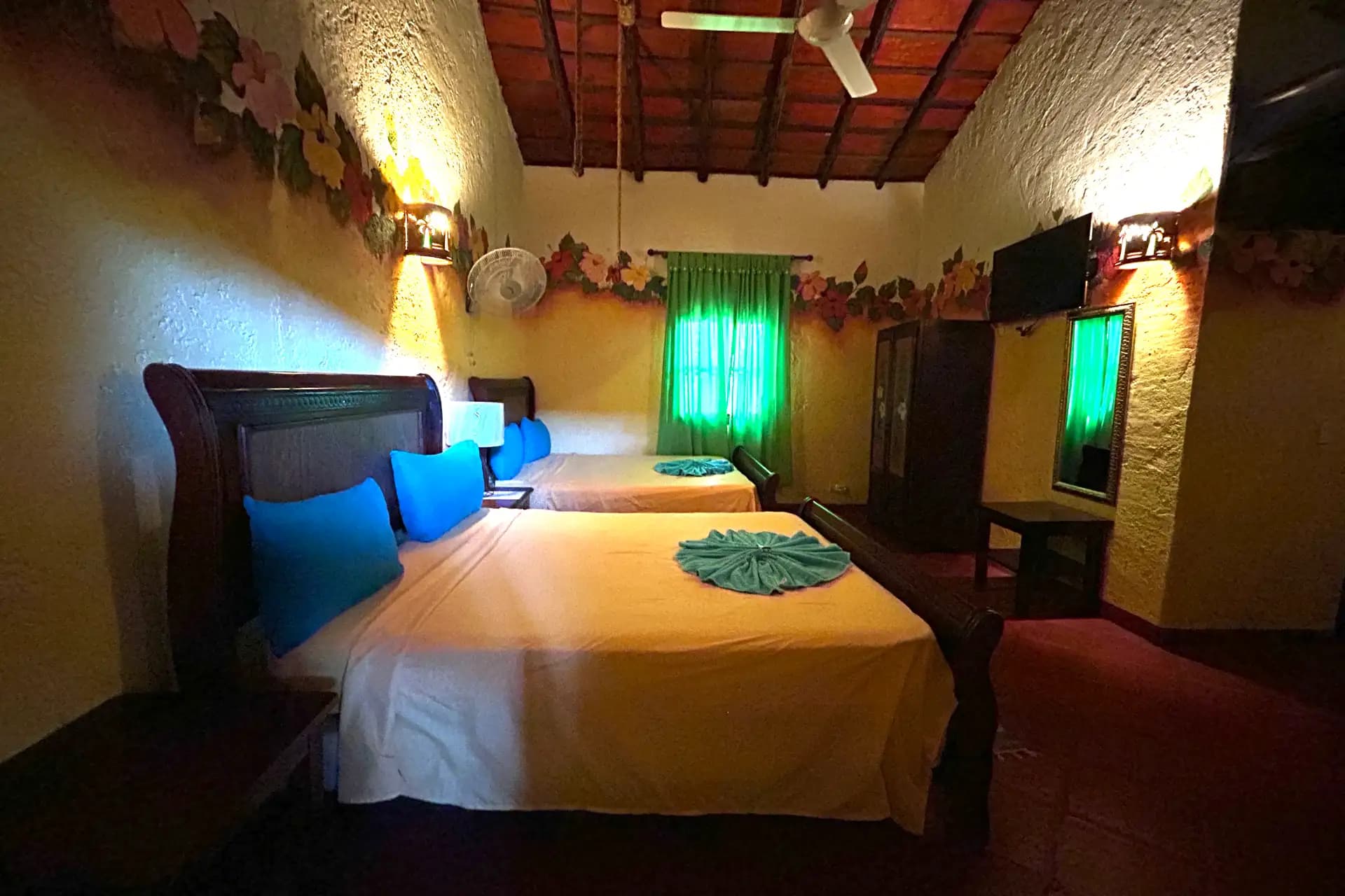 Business Opportunity - Mexican Style Hotel steps away from the Beach، الصورة 12