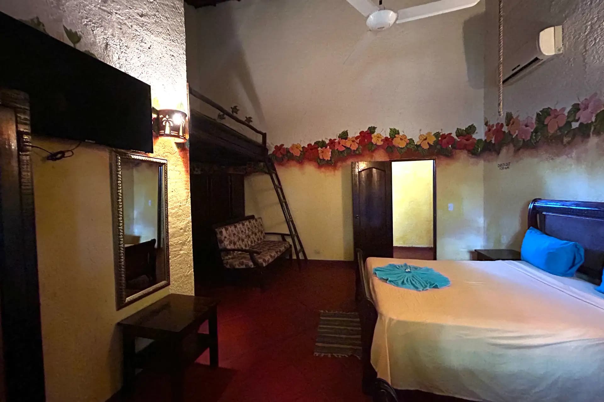 Business Opportunity - Mexican Style Hotel steps away from the Beach، الصورة 17