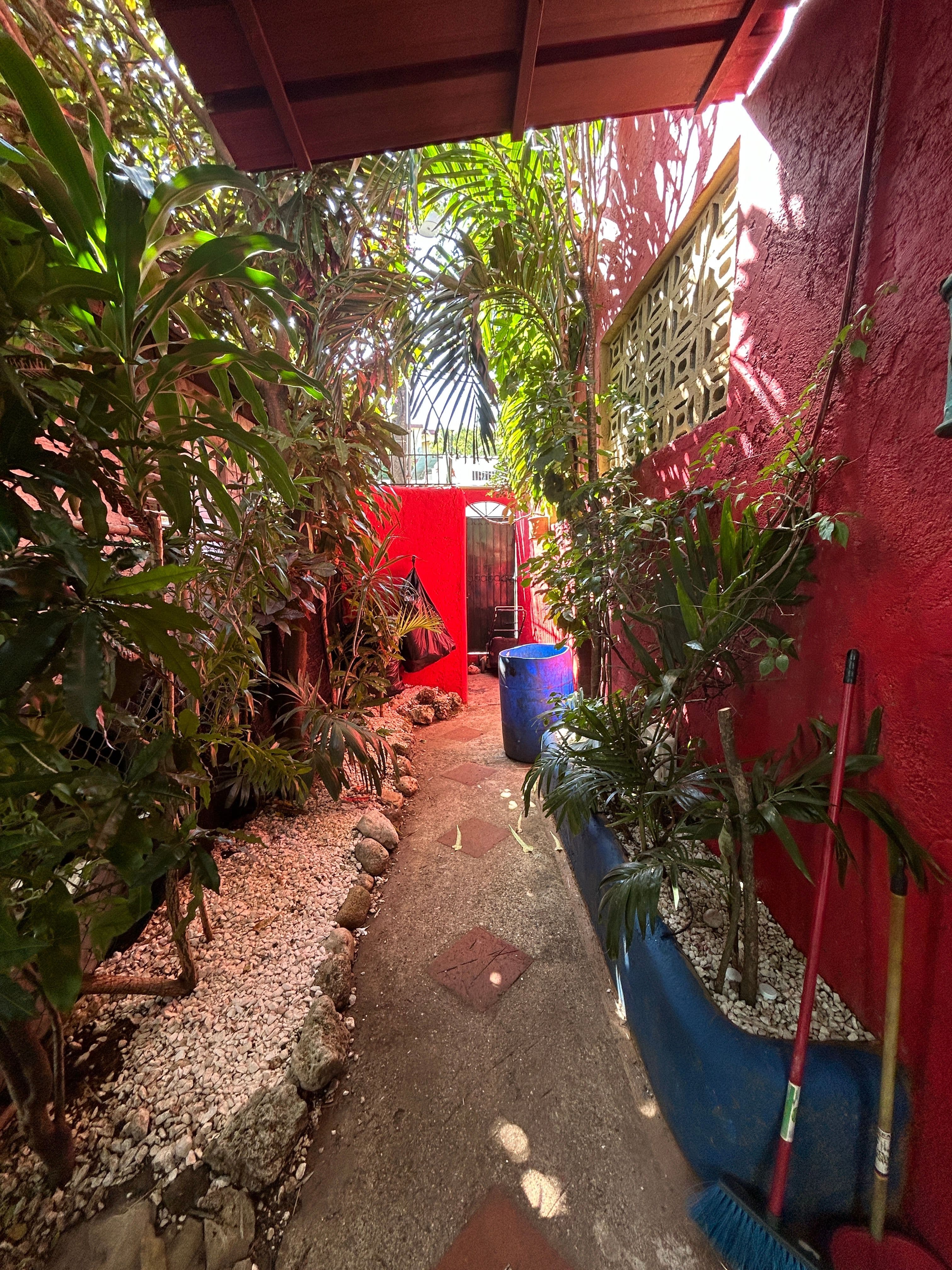 21-Room Mexican-Style Hotel with Courtyard Pool in Sosúa — Garden