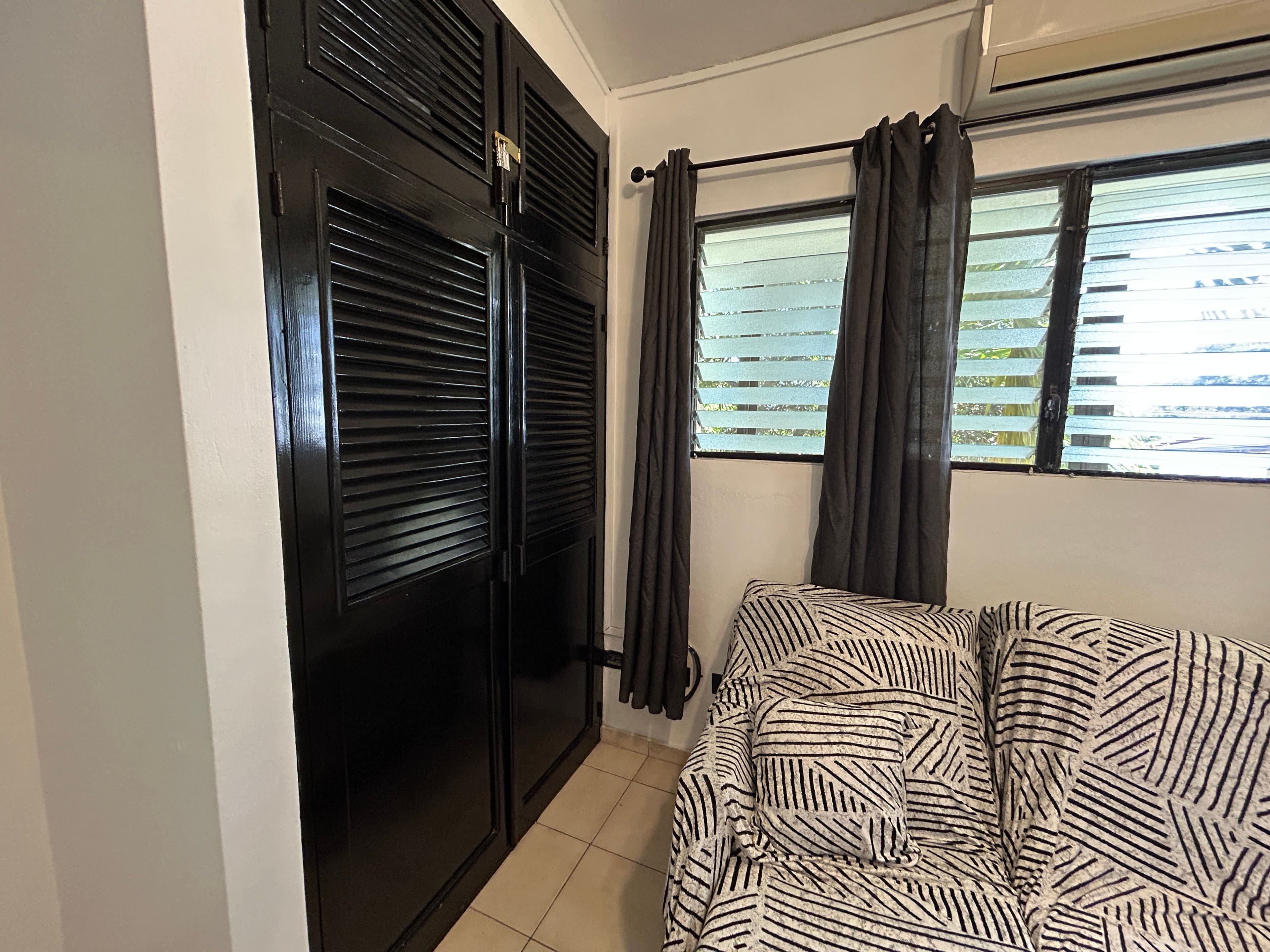 Furnished Double Studio with Owner Financing in Central Sosúa — Living room