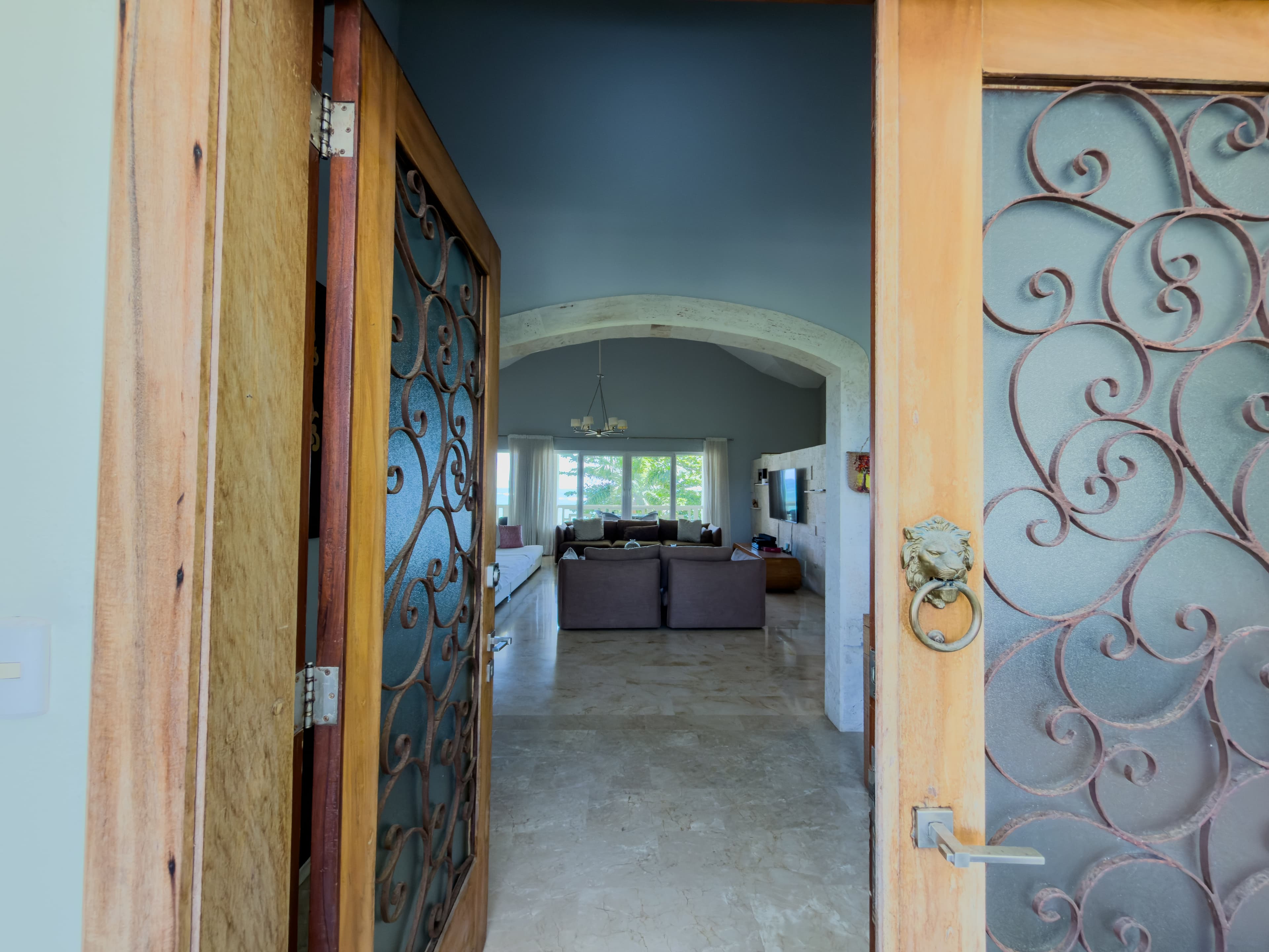 4-Bedroom Beachfront Penthouse with Ocean Terraces in Cabarete, photo 3