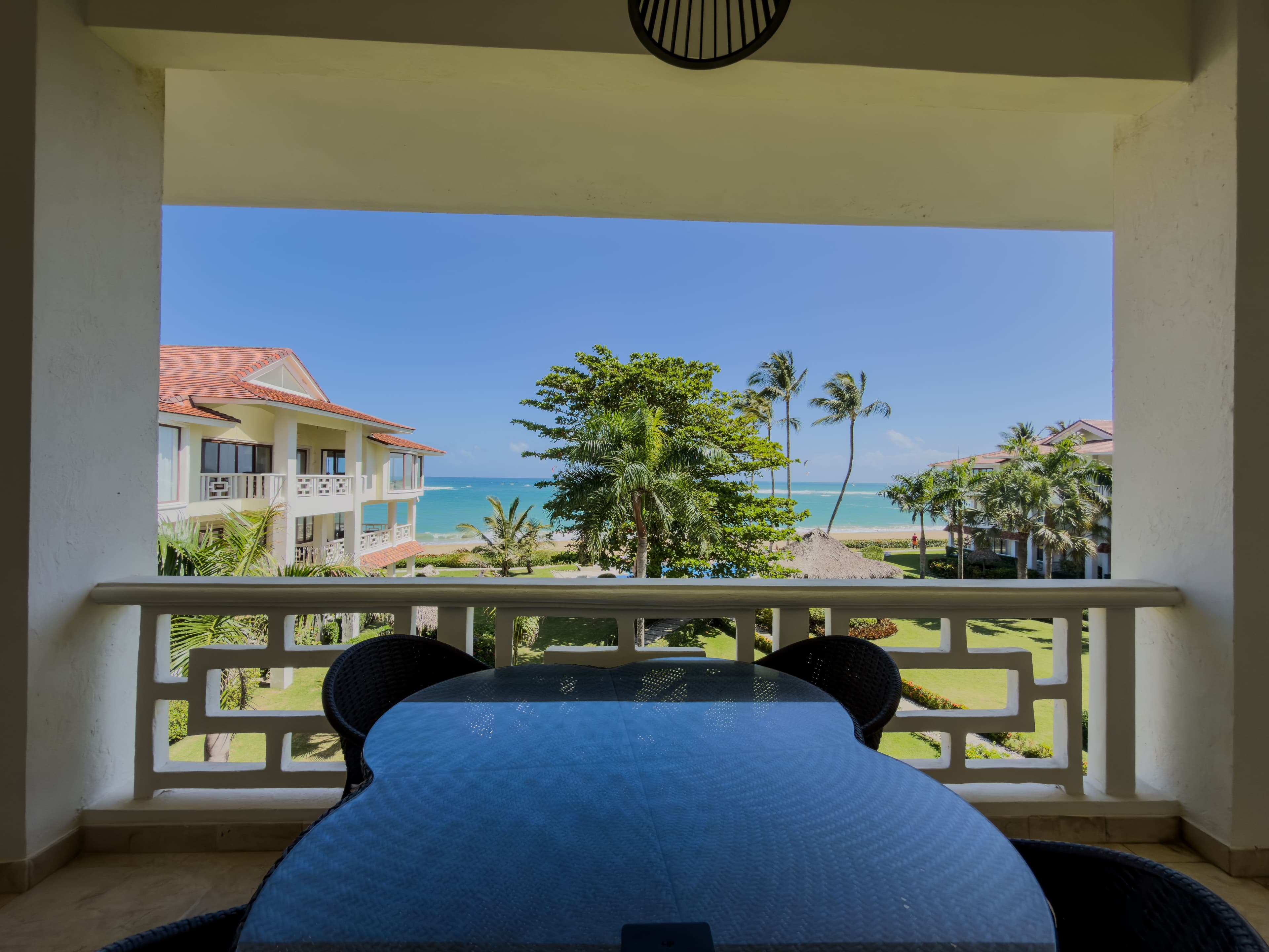 4-Bedroom Beachfront Penthouse with Ocean Terraces in Cabarete — Terrace