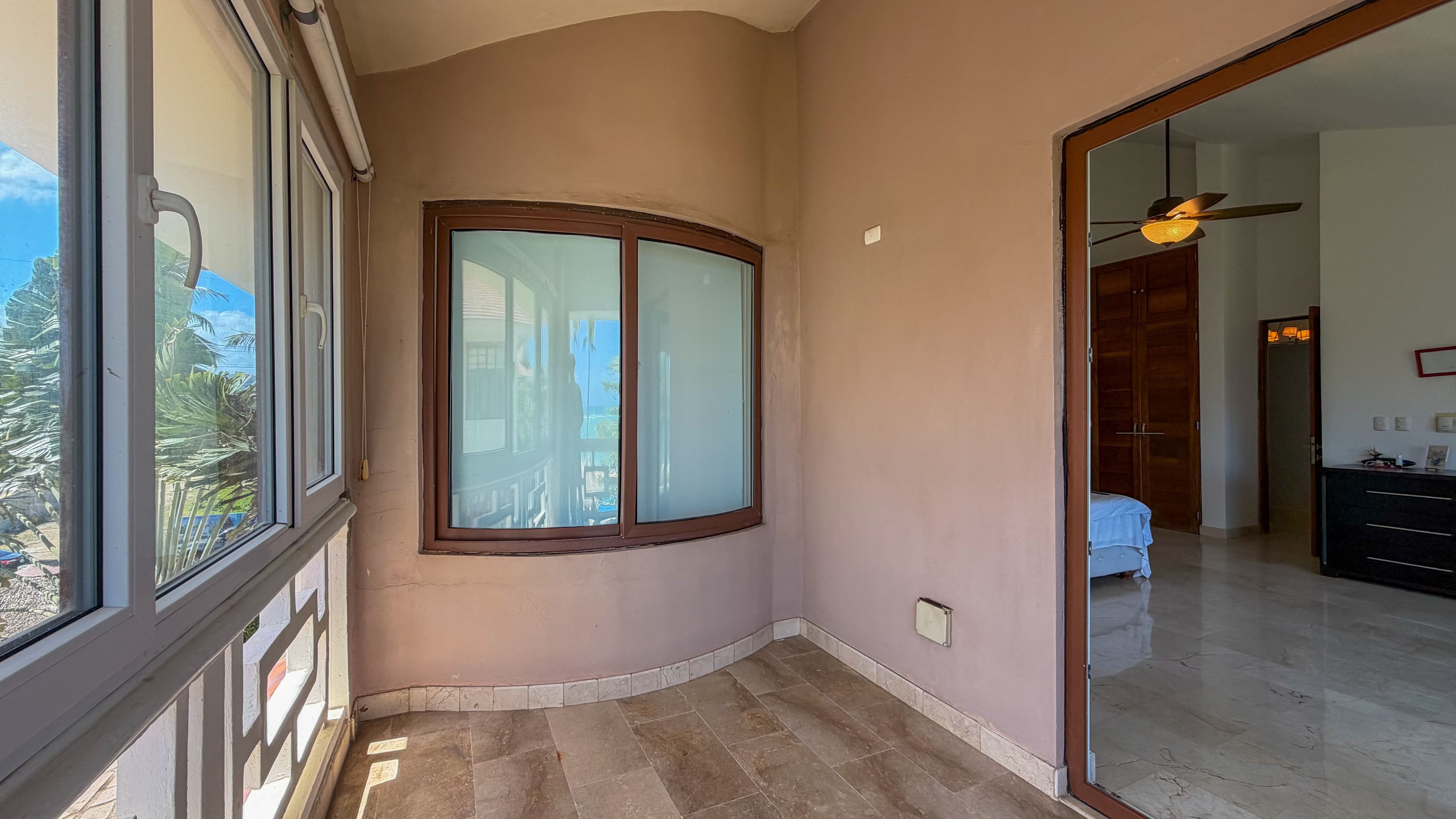 4-Bedroom Beachfront Penthouse with Ocean Terraces in Cabarete — Balcony