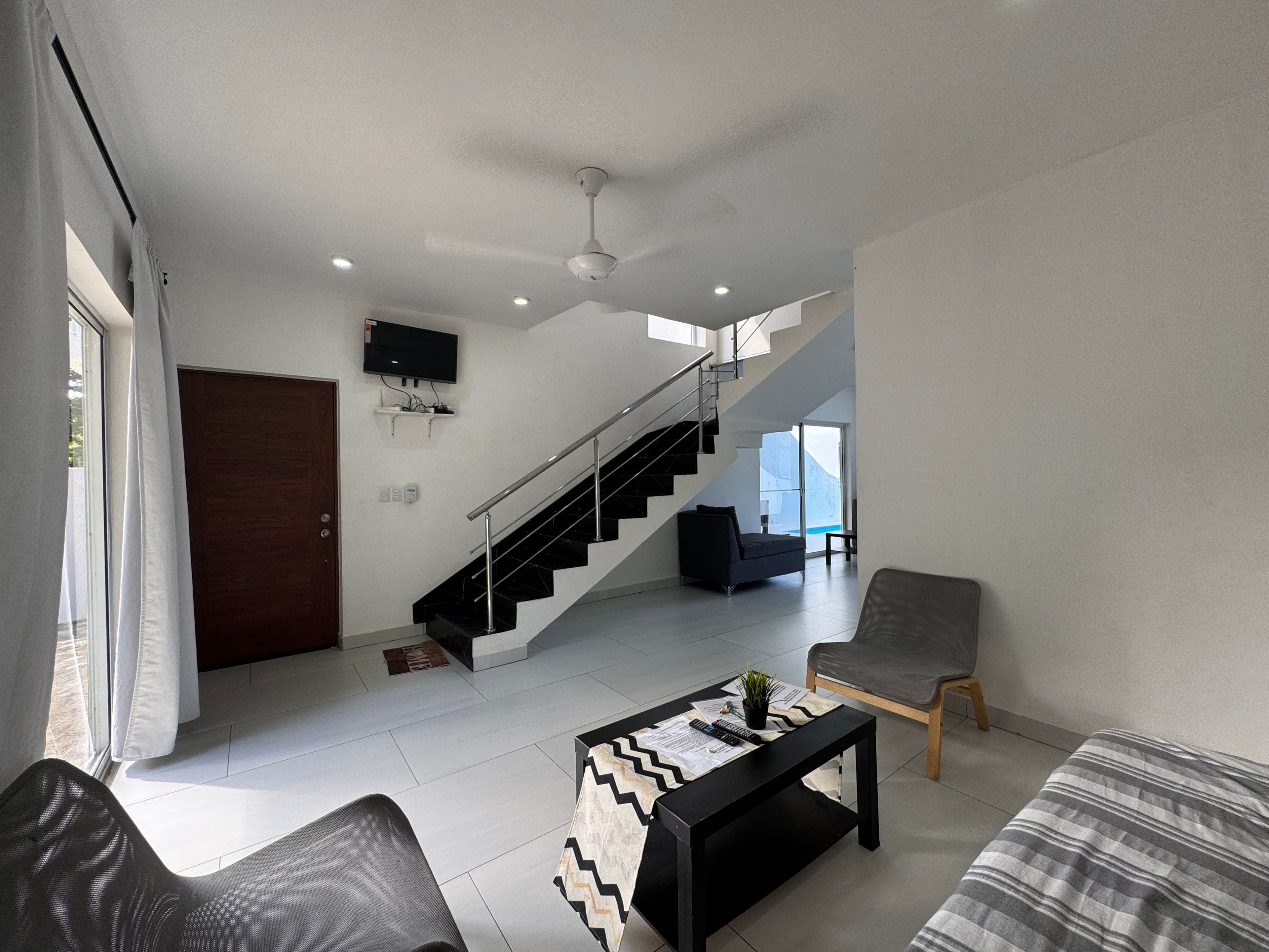 3-Bedroom Townhome with Private Pool in Central Sosúa — Living room