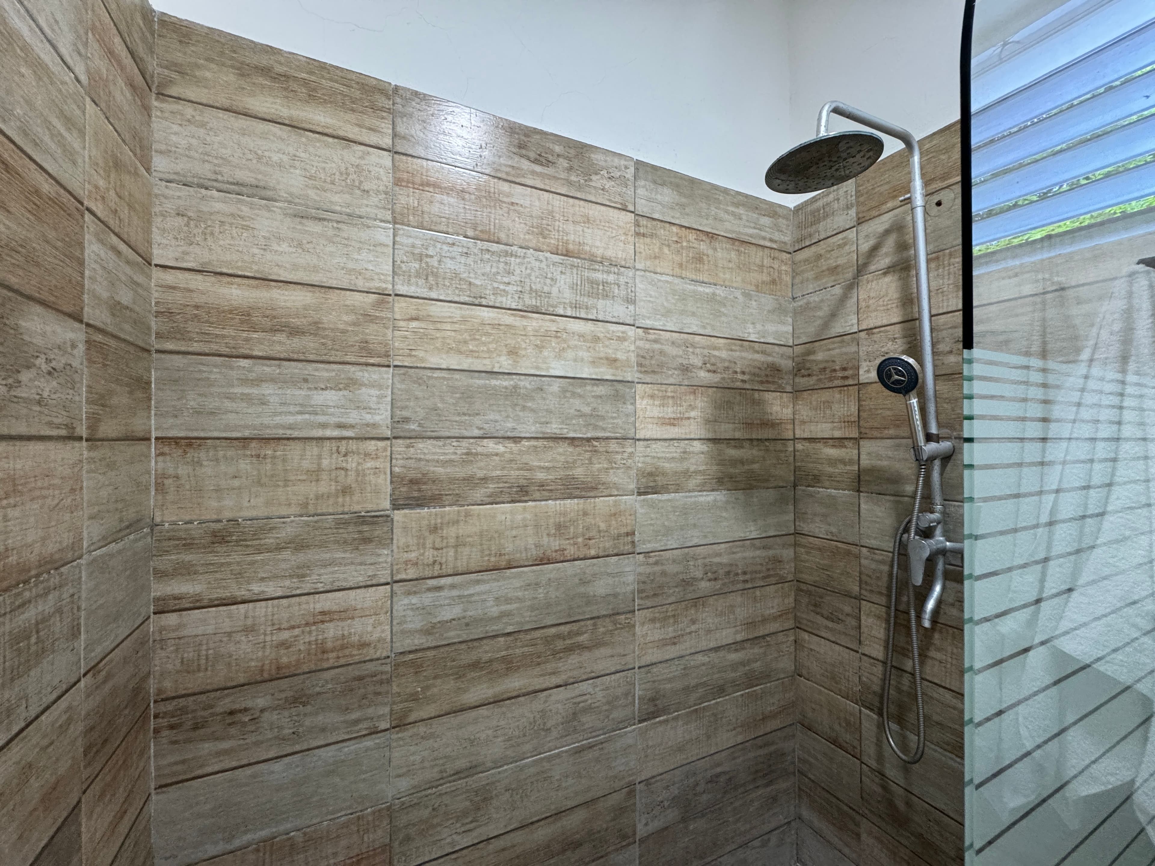 3-Bedroom Townhome with Private Pool in Central Sosúa — Bathroom