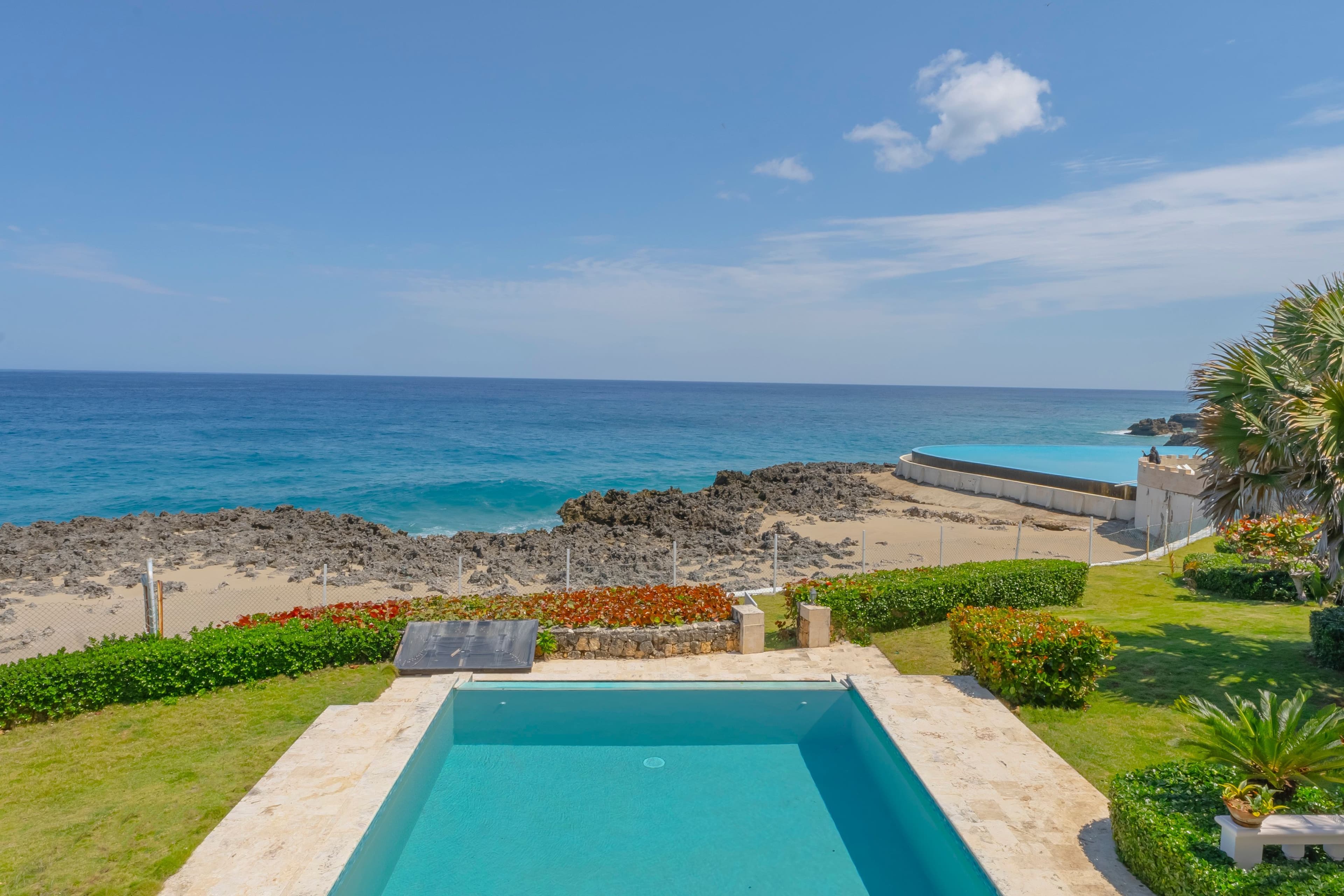 8-Bedroom Oceanfront Estate with Two Pools in Playa Chiquita, Sosúa, photo 3