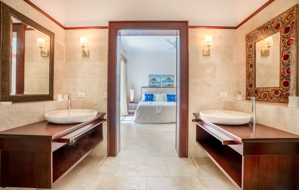 7-Bedroom Villa with Saltwater Pool in Sea Horse Ranch, Cabarete — Bathroom