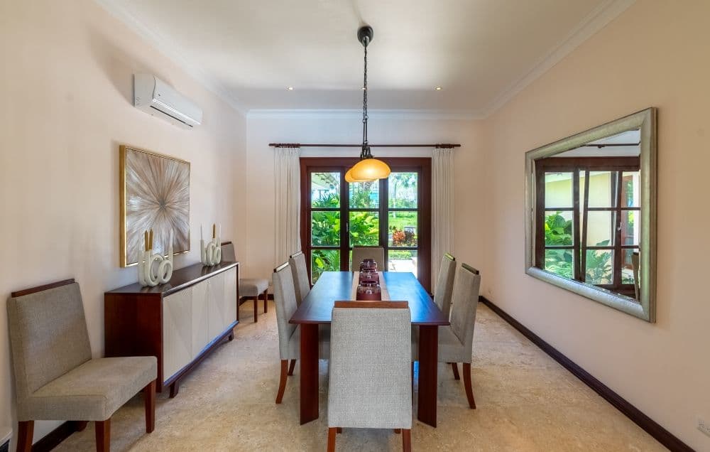 7-Bedroom Villa with Saltwater Pool in Sea Horse Ranch, Cabarete — Dining room