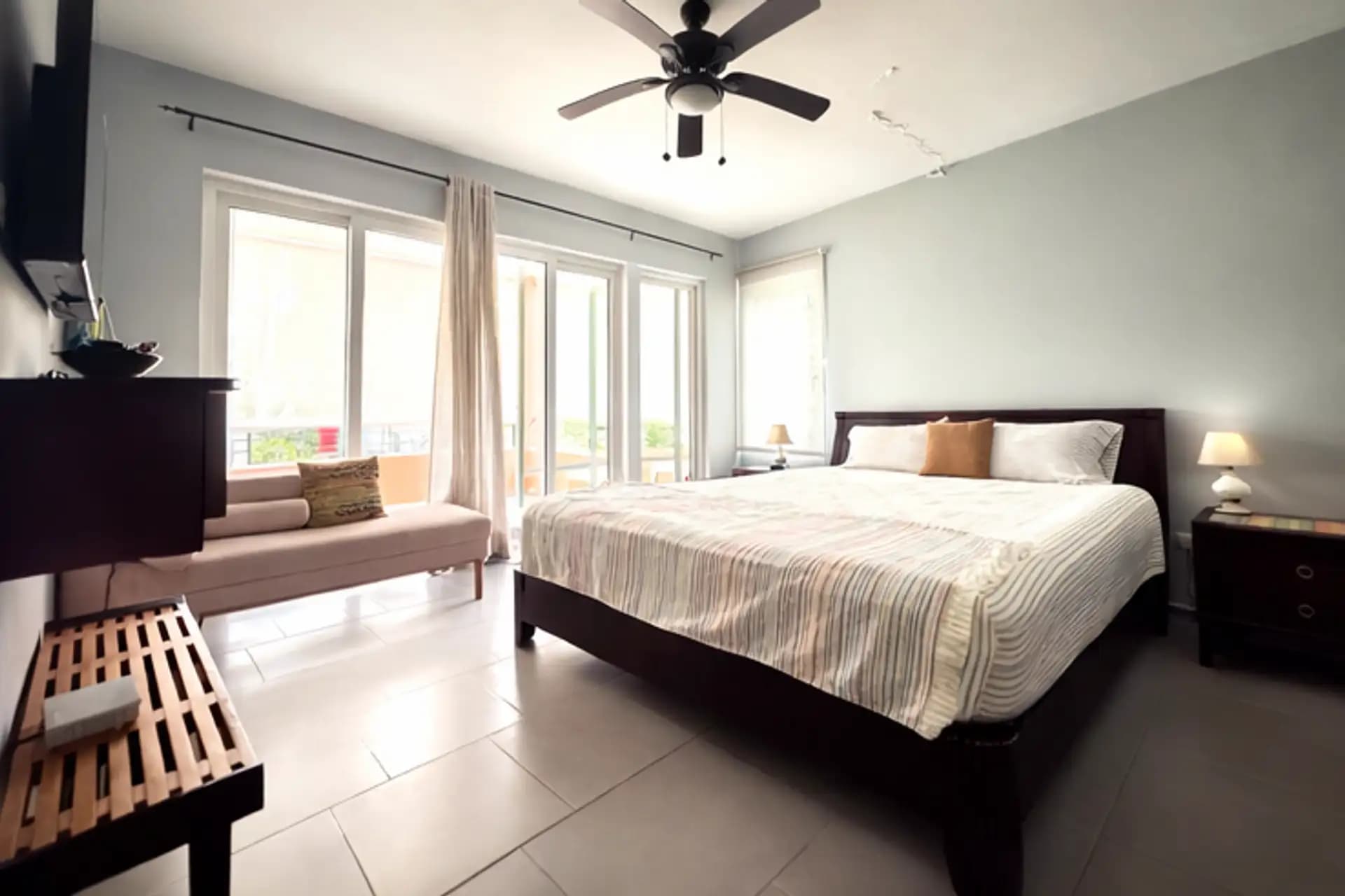 1-Bedroom Ocean View Apartment for Sale in Sosúa – Infiniti Blu Beachfront Condo، الصورة 5