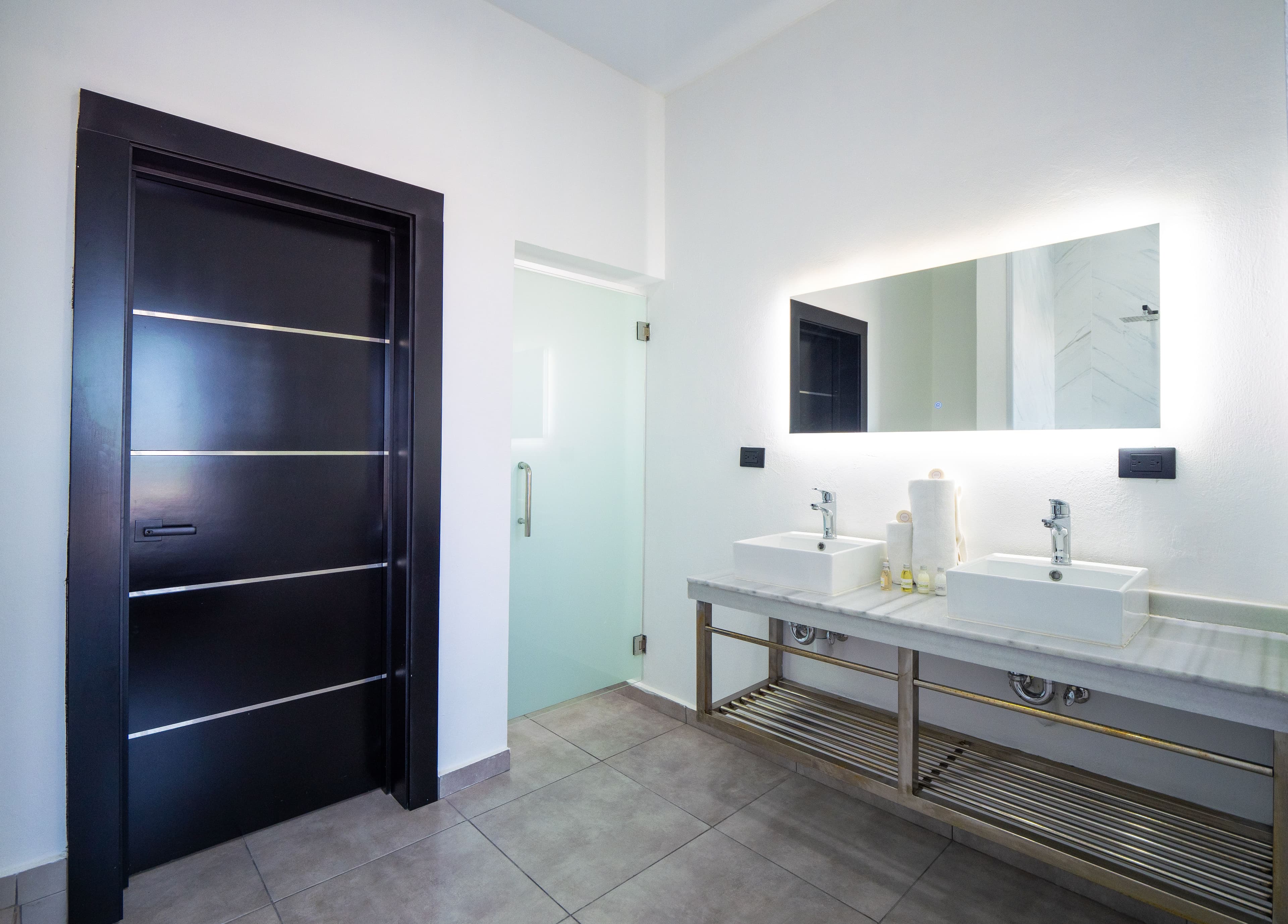 2-Bedroom Turn-Key Condo at Rizz Suites - Sosúa — Bathroom
