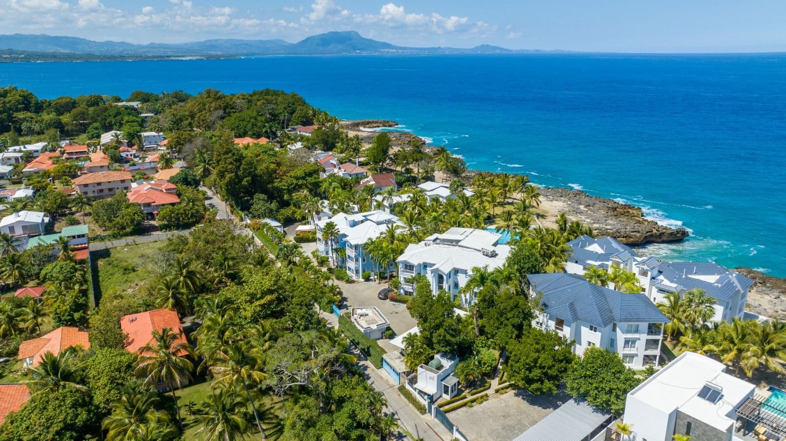 2-Bedroom Oceanfront Ground-Floor Apartment in Sosúa — Surroundings