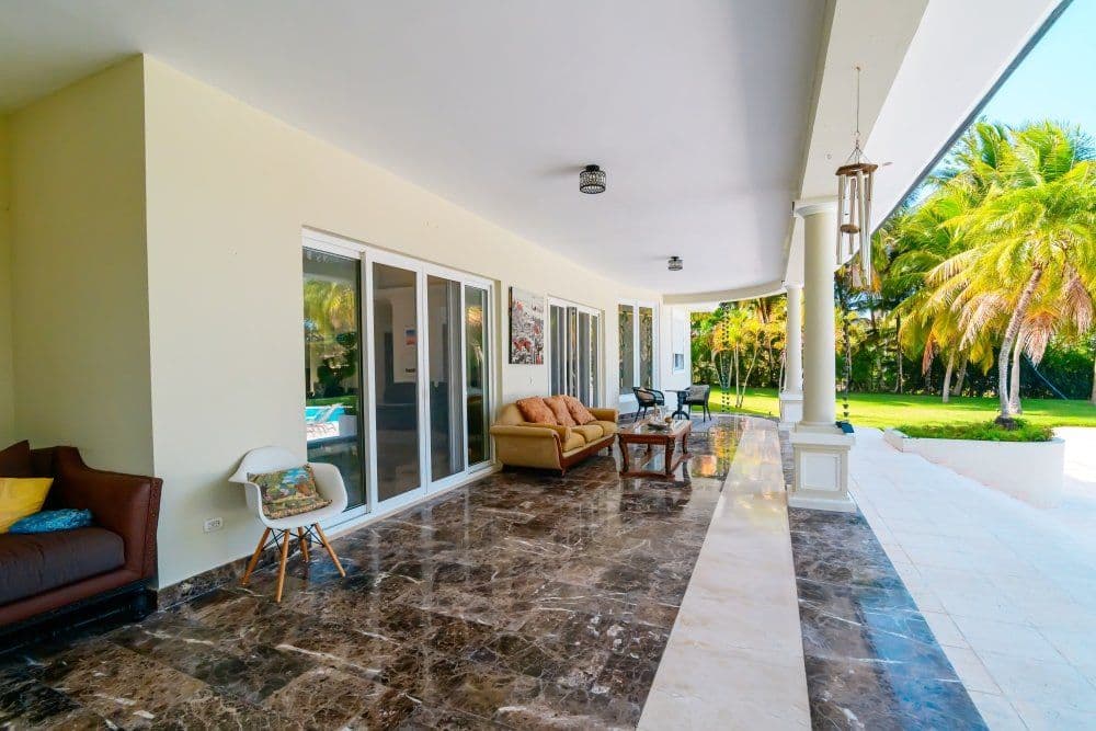 5-Bedroom Villa on a Double Lot in Sea Horse Ranch — Terrace