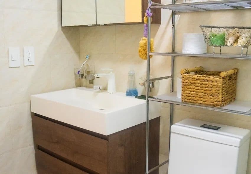 1-Bedroom Furnished Apartment with Ocean View Balcony in Sosúa — Bathroom