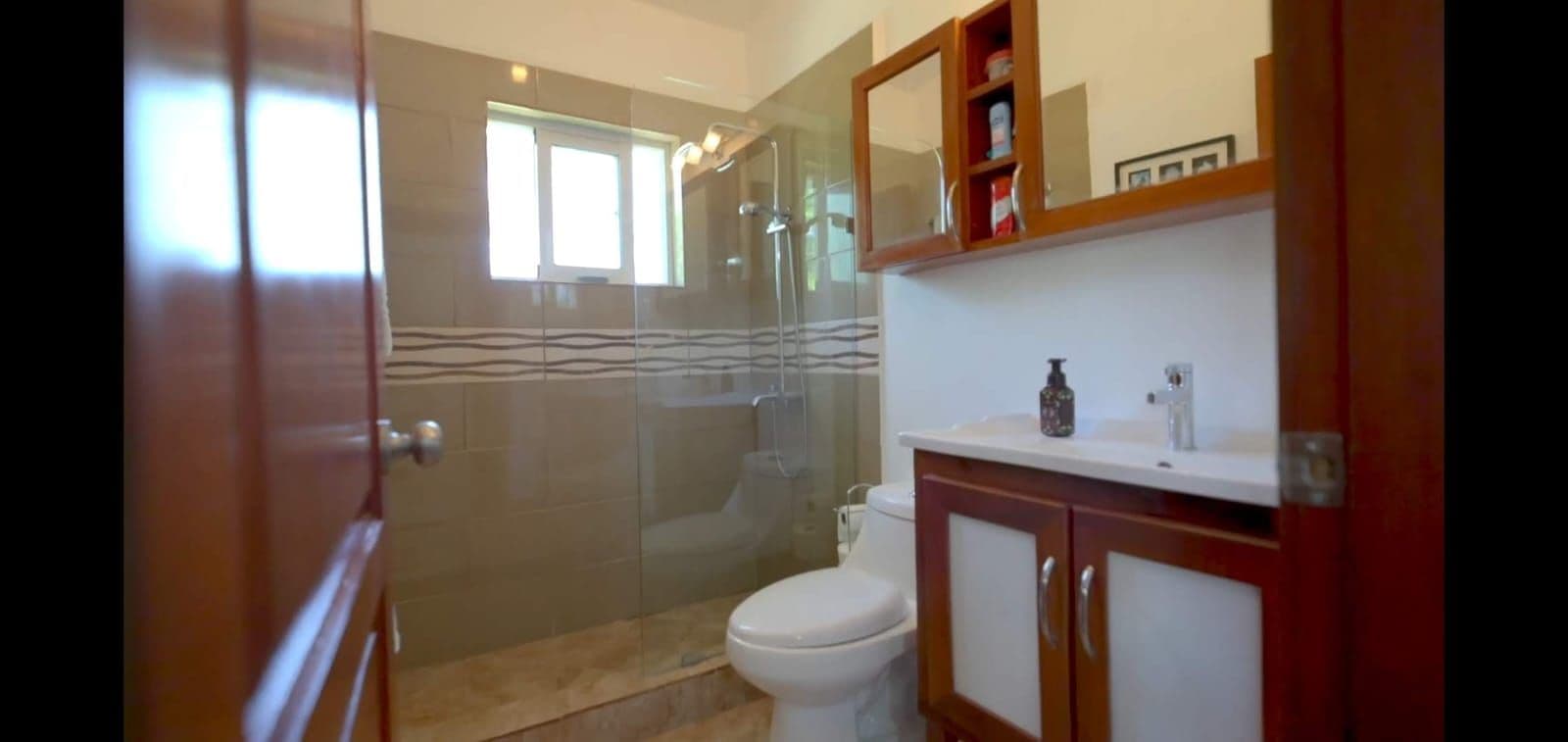 2-Bedroom Villa with Pool and Large Garden in Casa Linda, Sosúa — Bathroom
