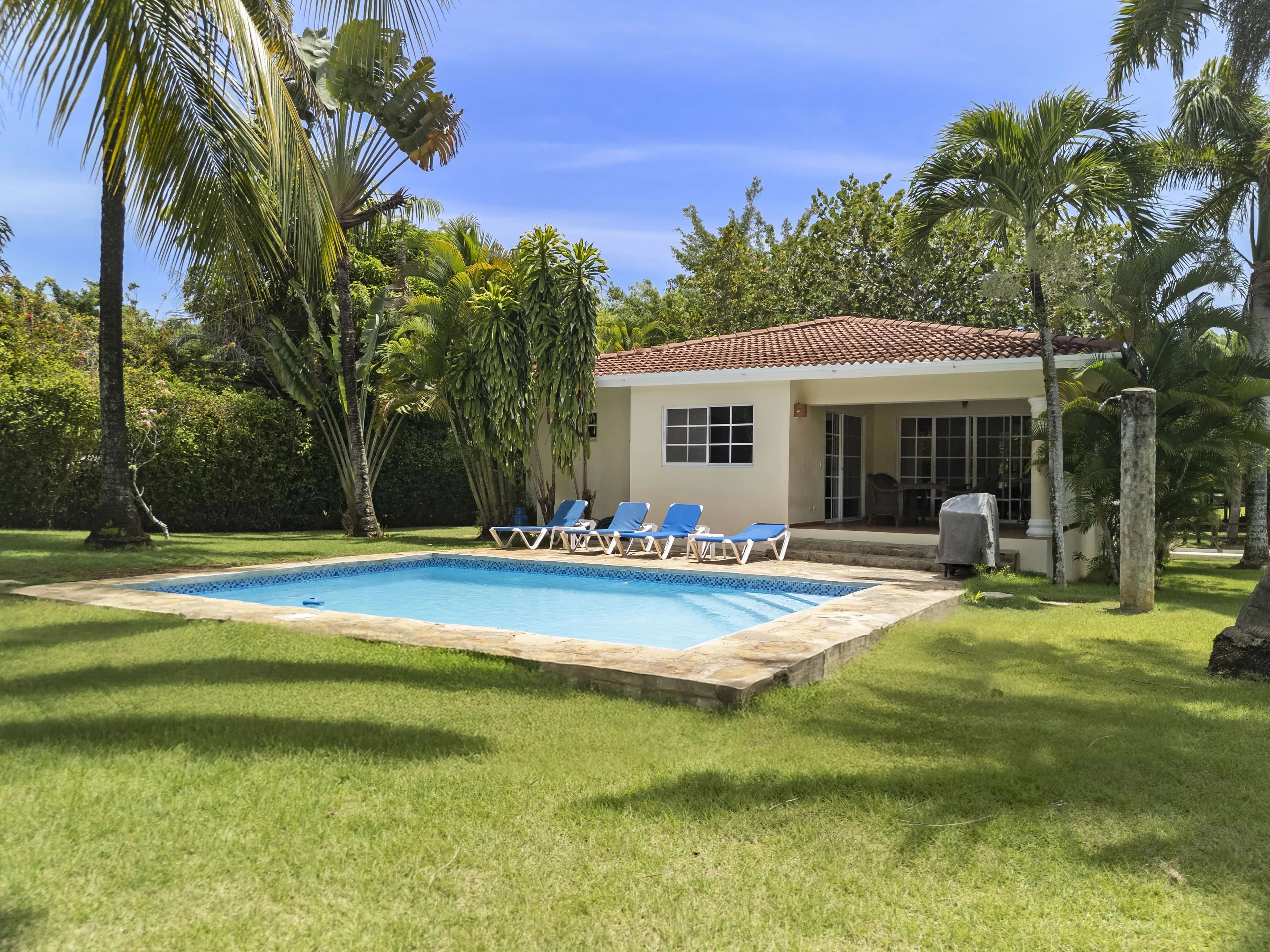 2-Bedroom Expanded Colibri Villa with Pool in Residencial Hispaniola — Pool