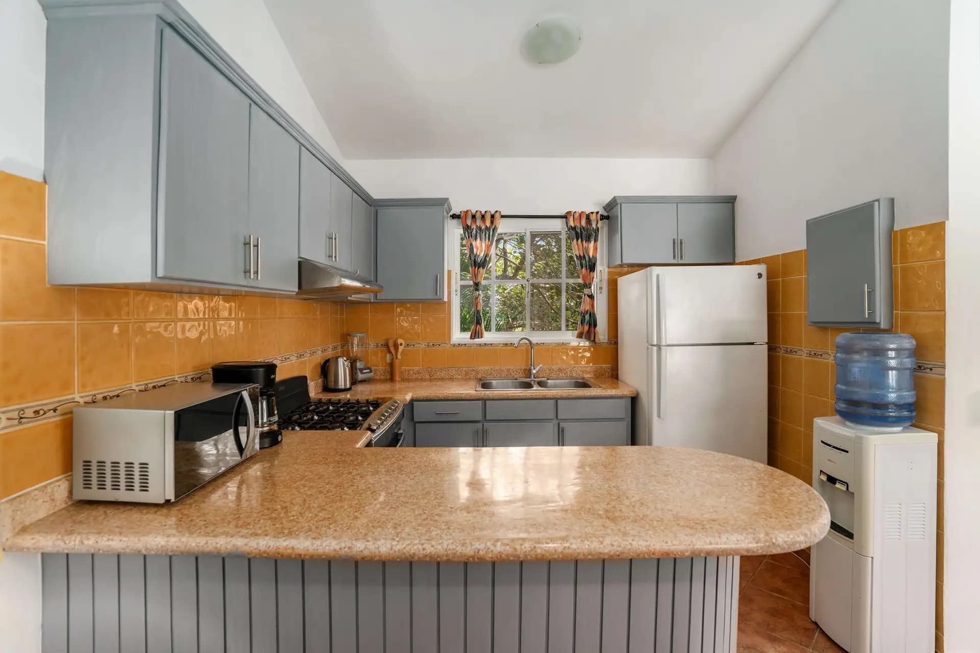 2-Bedroom Expanded Colibri Villa with Pool in Residencial Hispaniola — Kitchen