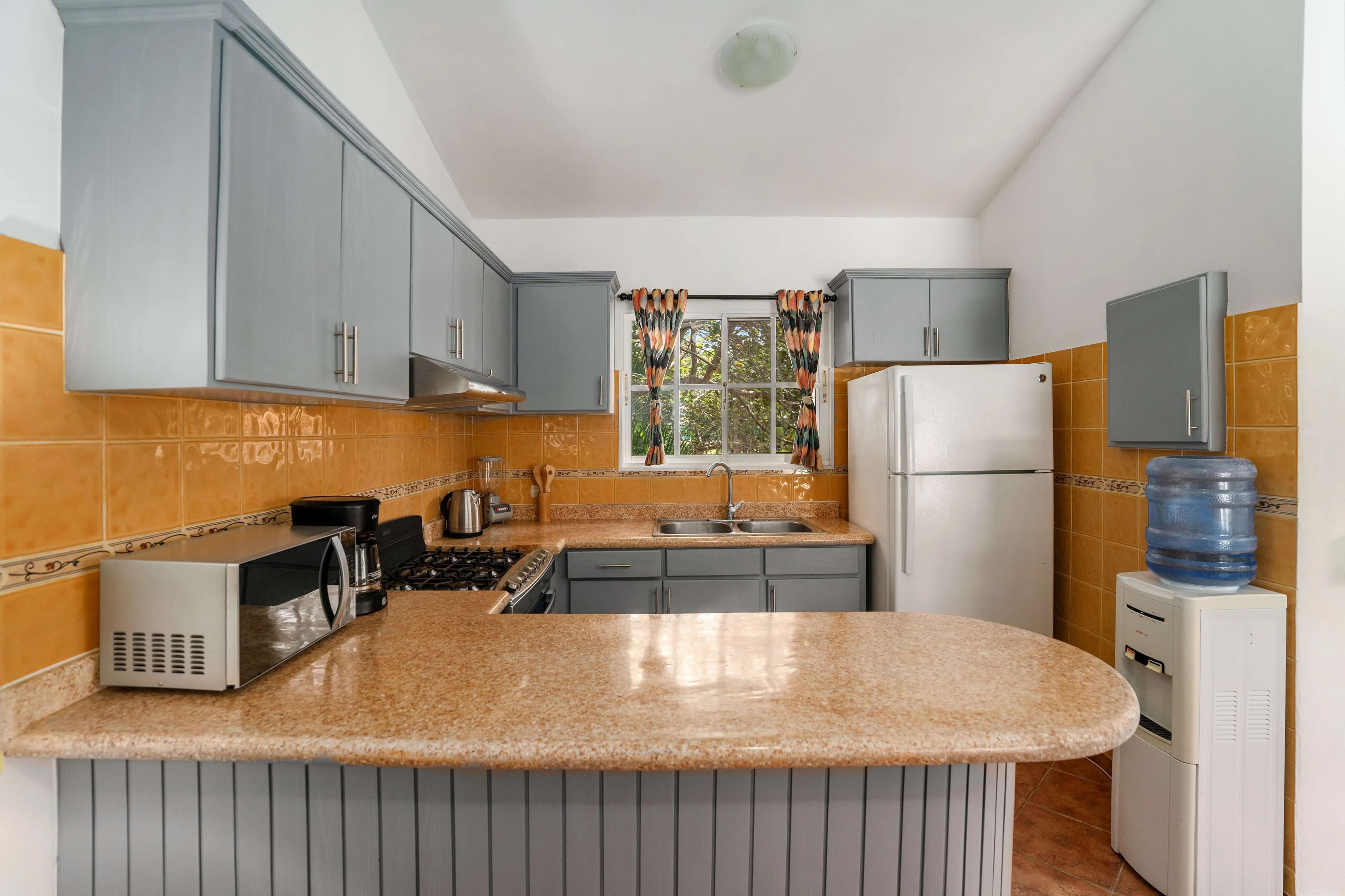 2-Bedroom Expanded Colibri Villa with Pool in Residencial Hispaniola — Kitchen