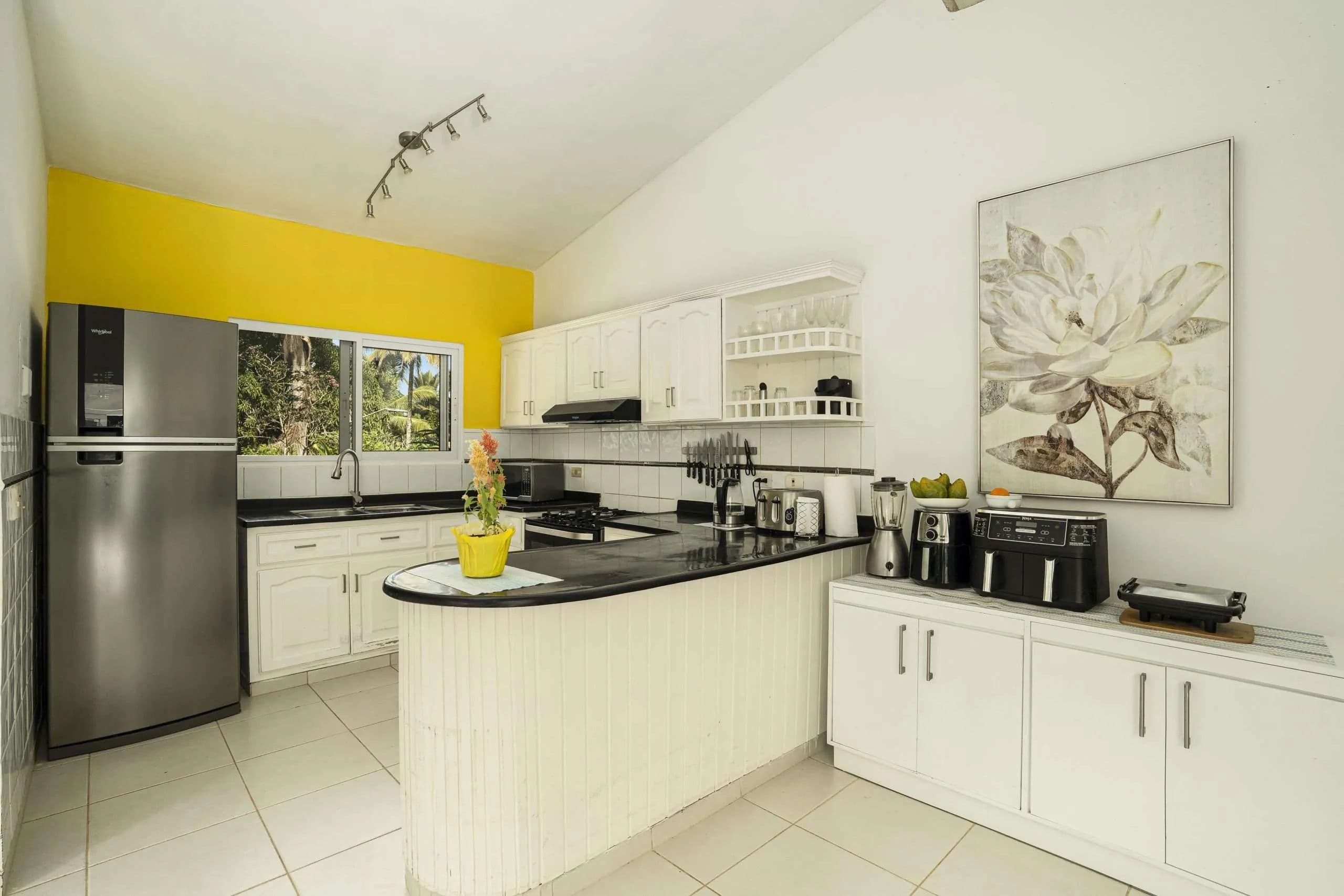 2-Bedroom Colibri Villa with Private Pool in Sosúa — Kitchen