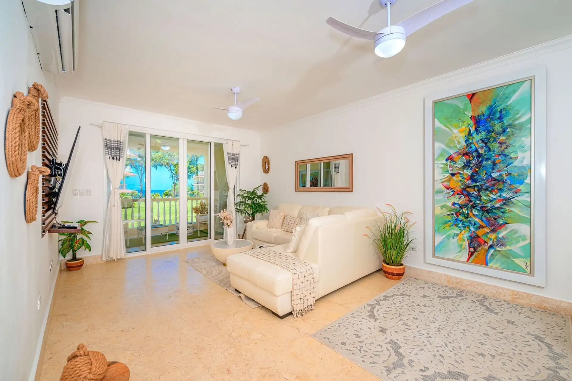 2-Bedroom Ocean-View Apartment at Hispaniola Beach, Sosúa — Living room