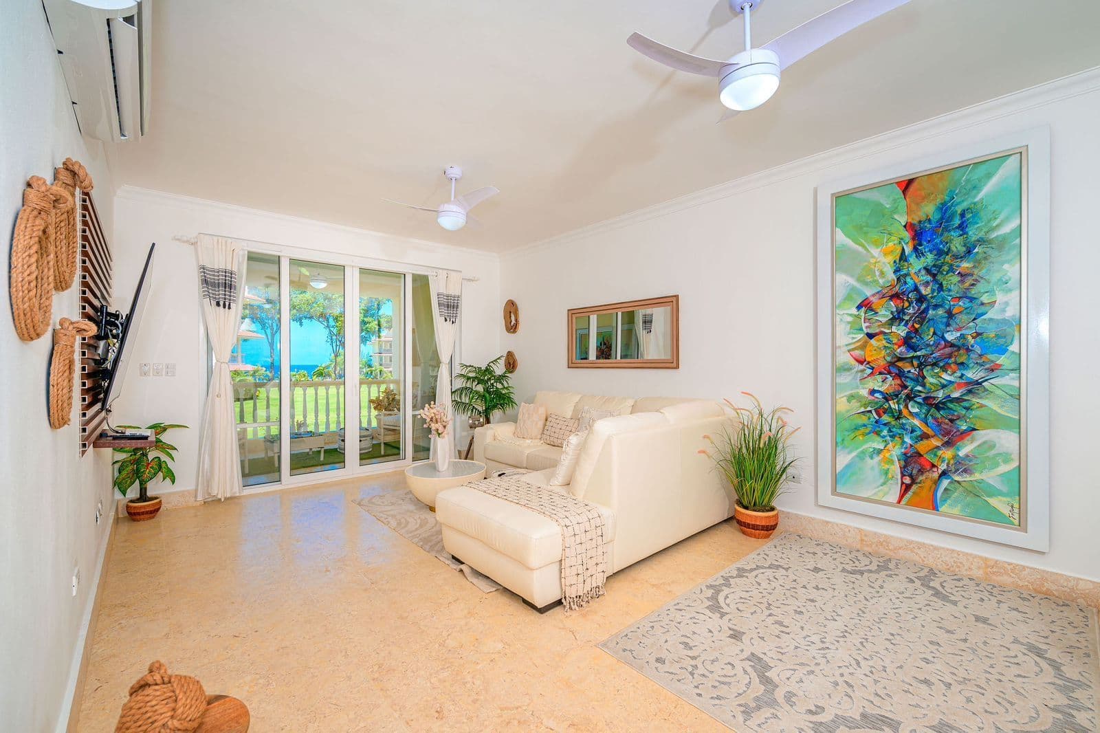2-Bedroom Ocean-View Apartment at Hispaniola Beach, Sosúa — Living room