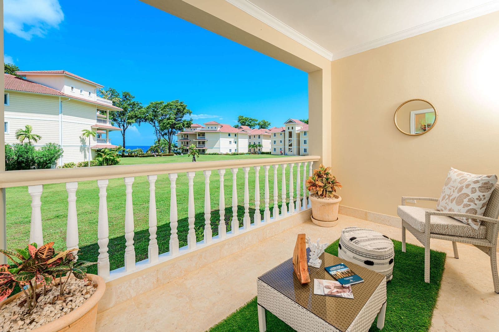 2-Bedroom Ocean-View Apartment at Hispaniola Beach, Sosúa — Balcony