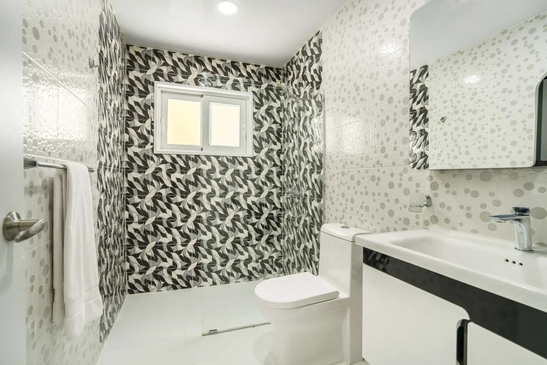 شقة من غرفتي نوم في الطابق الأرضي في Hispaniola Hill Side Condos، Sosúa — Bathroom
