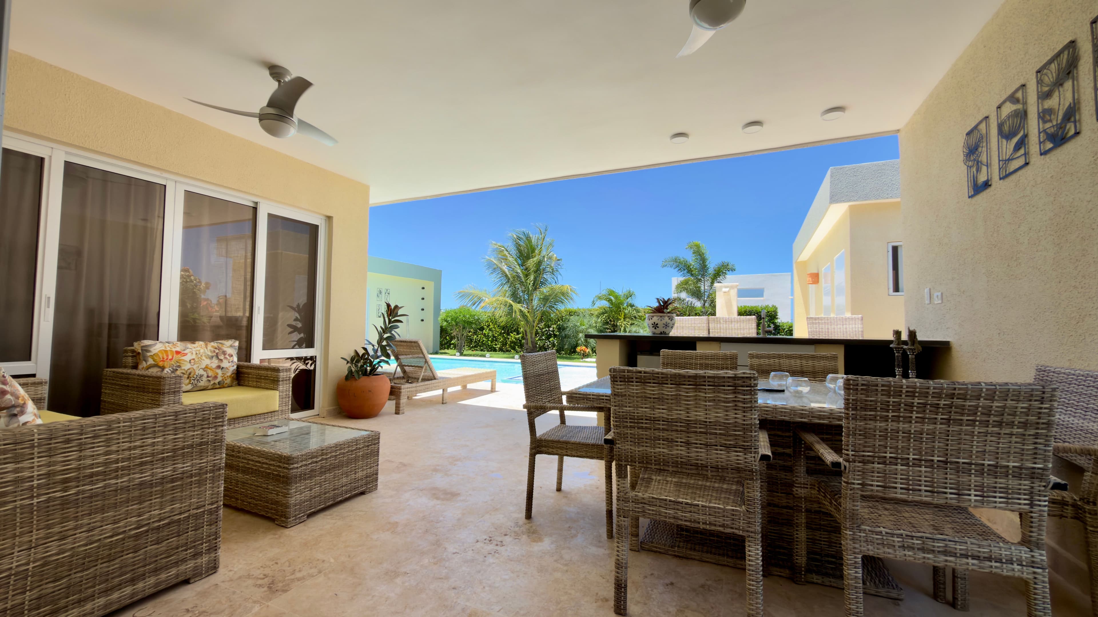3-Bedroom Ocean View Villa with Pool in Casa Linda, Sosúa — Terrasse