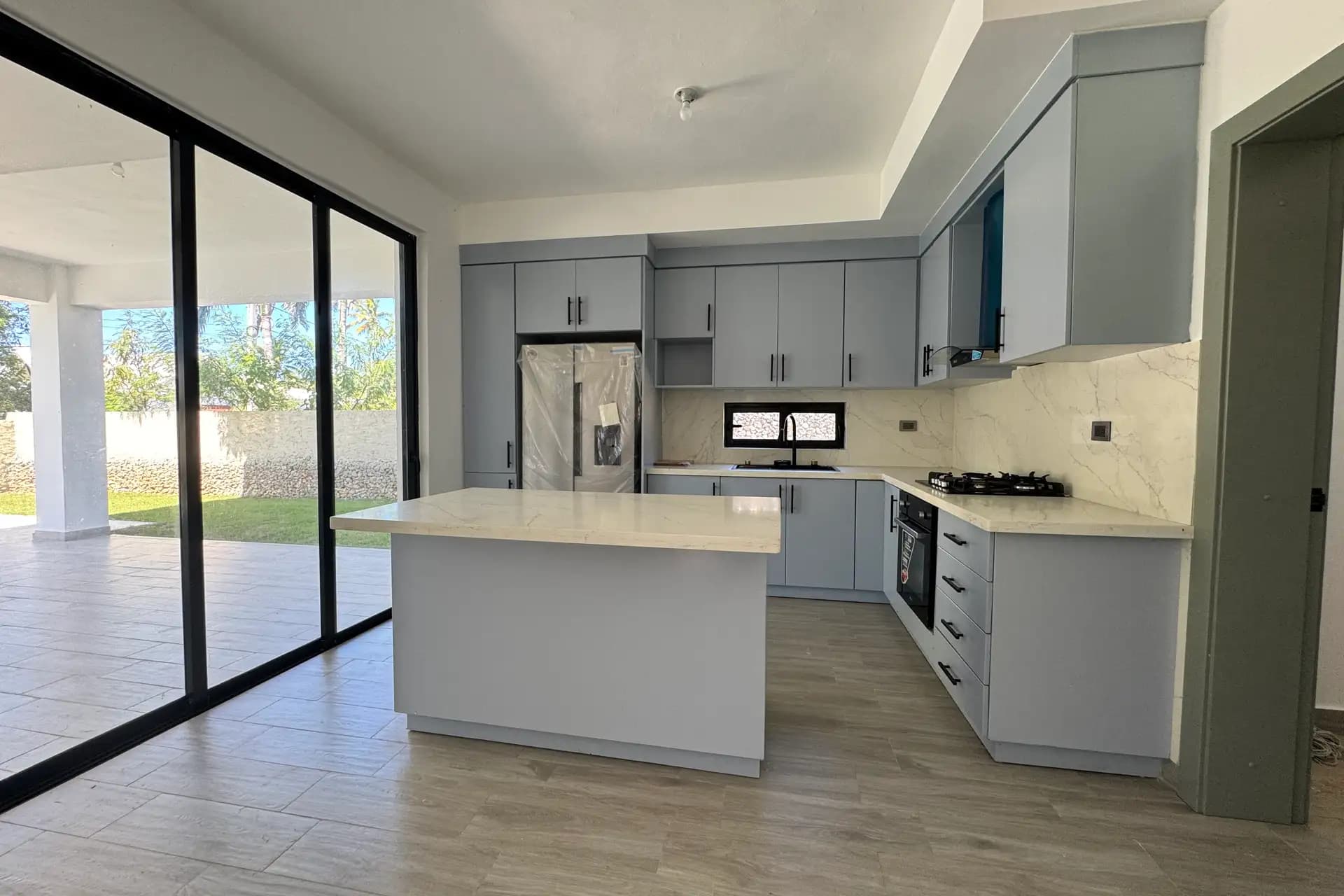 Modern 3-Bedroom Pool Villa in Villas Larimar, Perla Marina — Kitchen