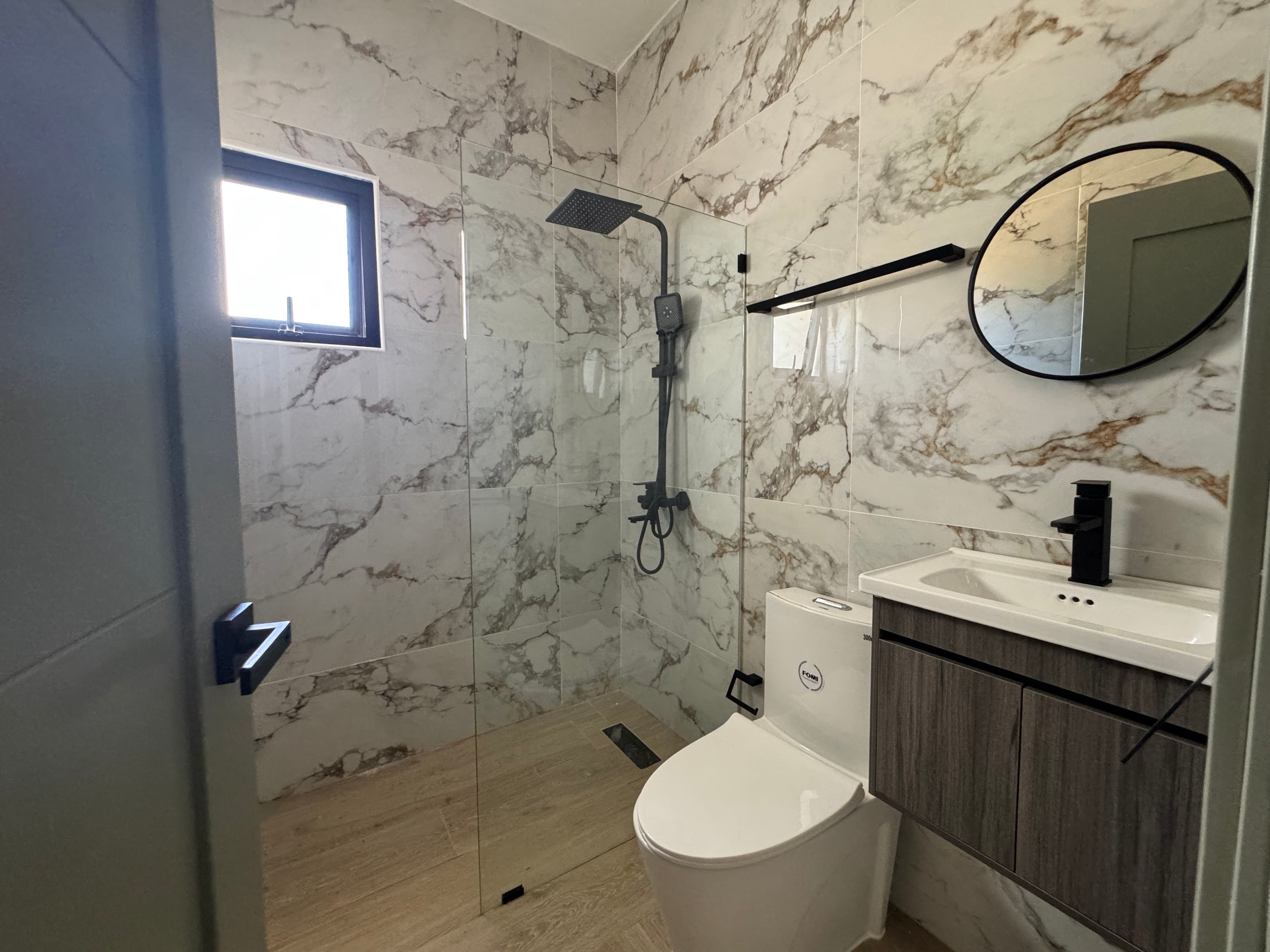 Modern 3-Bedroom Pool Villa in Villas Larimar, Perla Marina — Bathroom