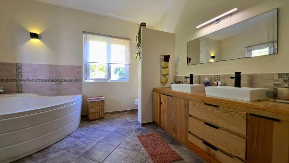 3-Bedroom Villa on a 1,071 m² Lot in Perla Marina, Cabarete — Bathroom