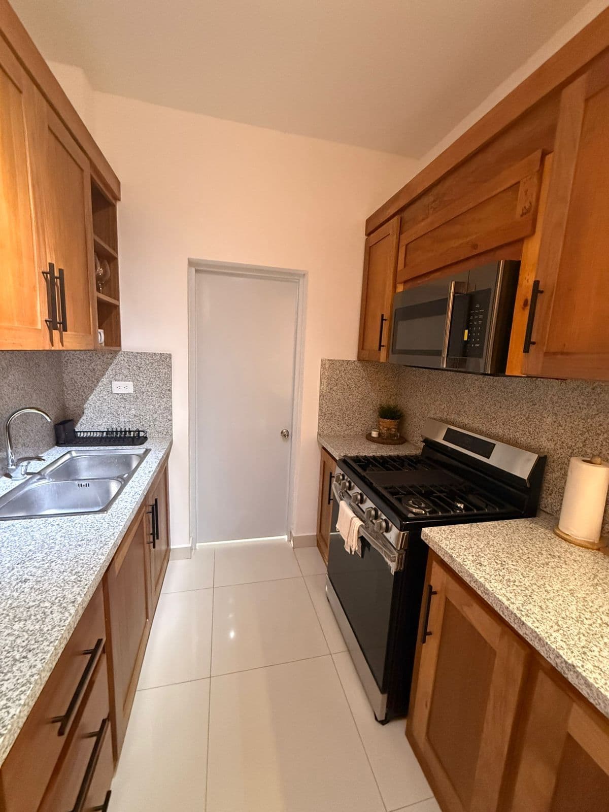 Квартира з 3 спальнями на березі океану на Malecón у Пуерто-Плата — Kitchen