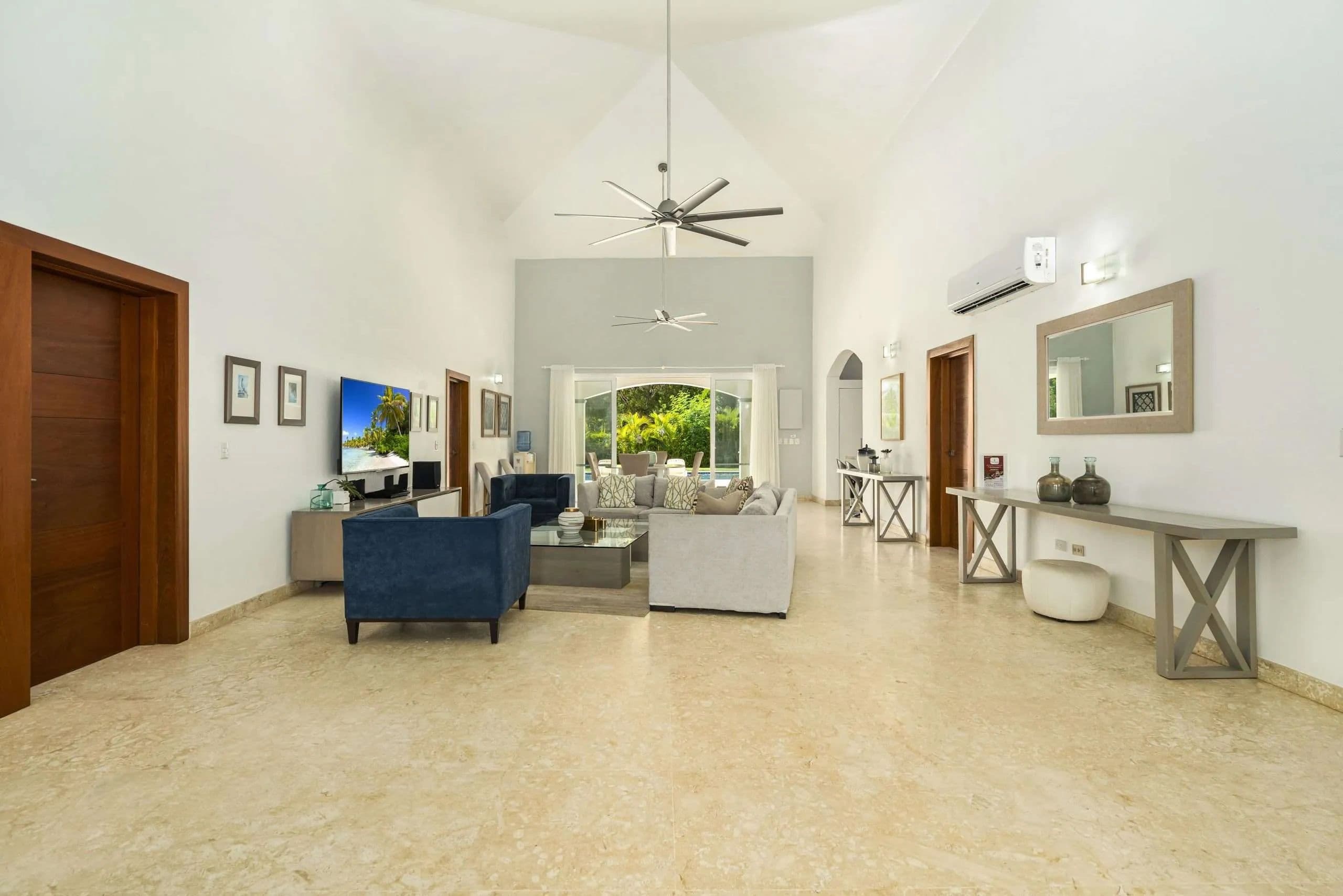 4-Bedroom Furnished Villa with Private Pool in Sosúa — Living room
