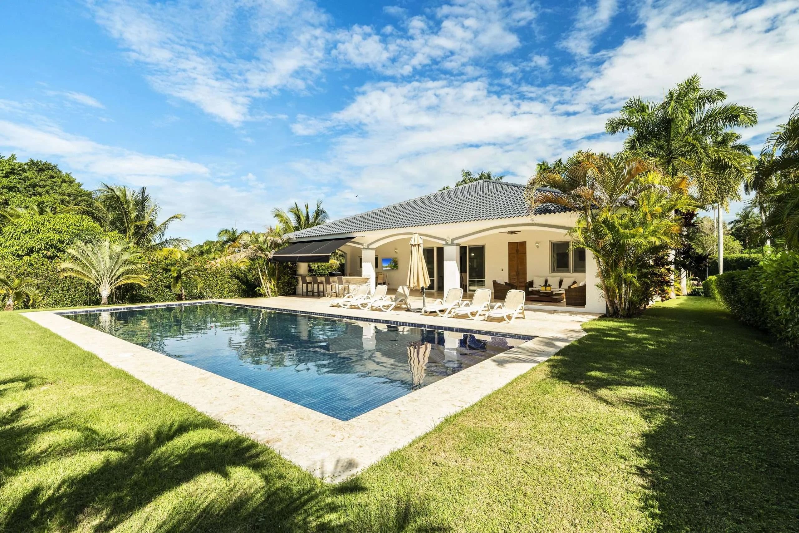 4-Bedroom Furnished Villa with Private Pool in Sosúa — Pool