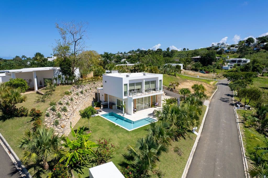 Villa mit 2 Schlafzimmern, Pool und Erweiterungsfläche in Agua Dulce, Sosúa — Außenansicht