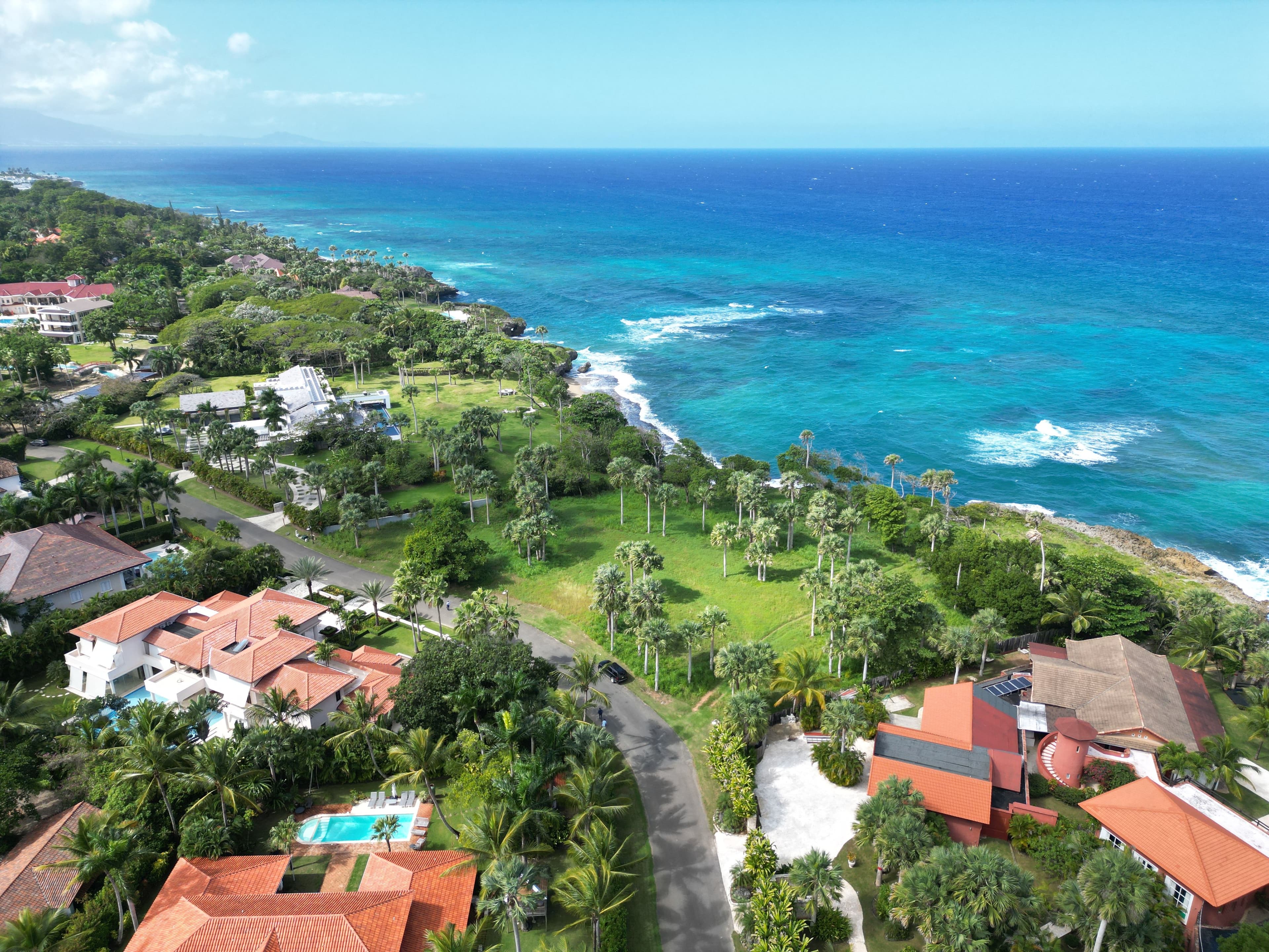 8,456 m² Oceanfront Cliff-Front Lot in Sea Horse Ranch, Cabarete