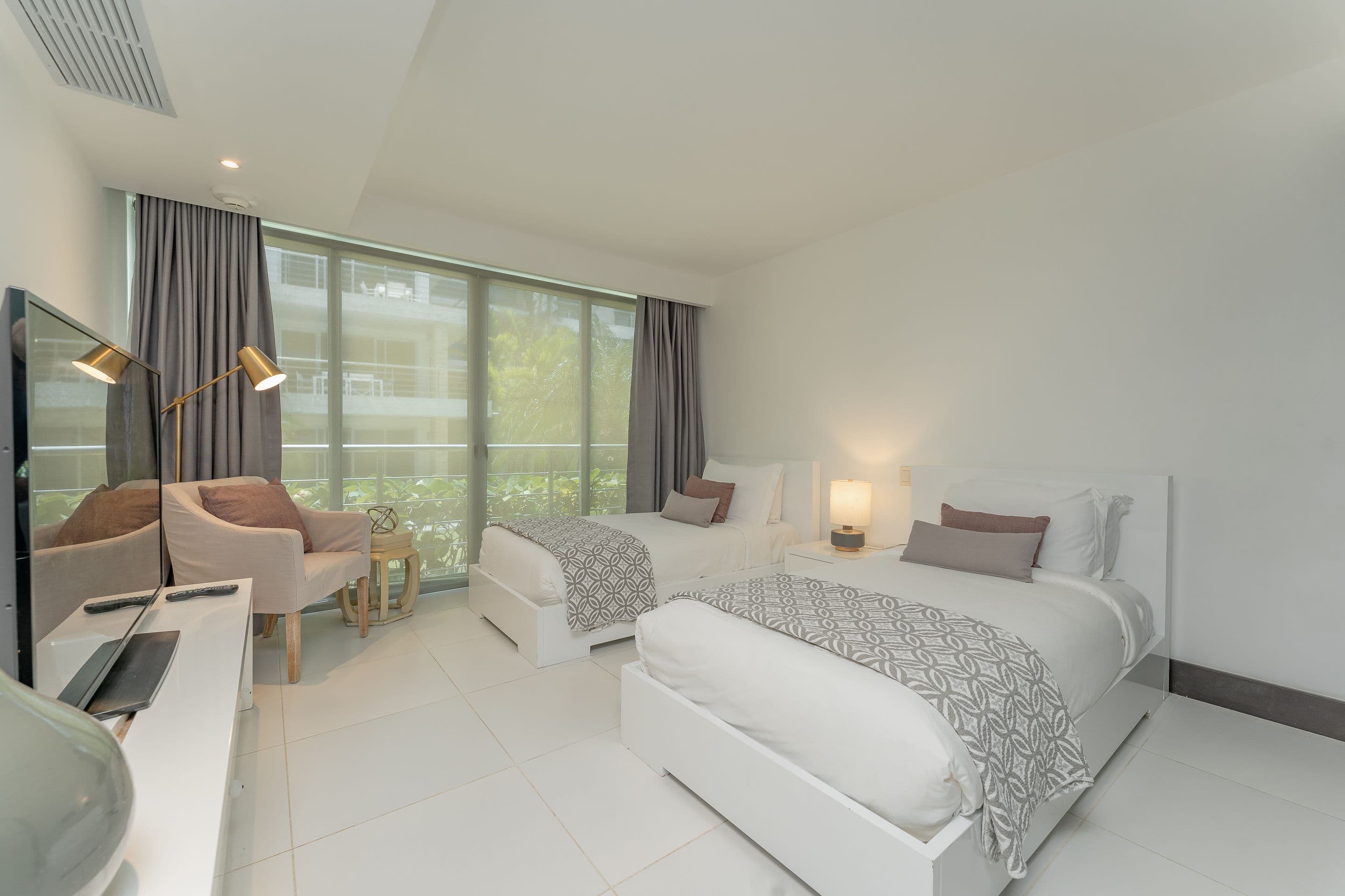 3-Bedroom Oceanfront Apartment with Private Terrace in Sosúa — Bedroom