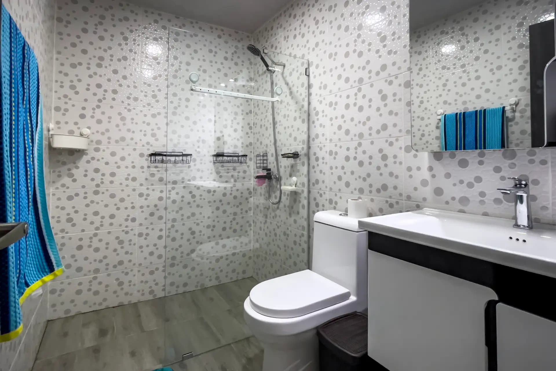 1-Bedroom Furnished Condo near Sosúa Beach in Hill Side Condos — Bathroom