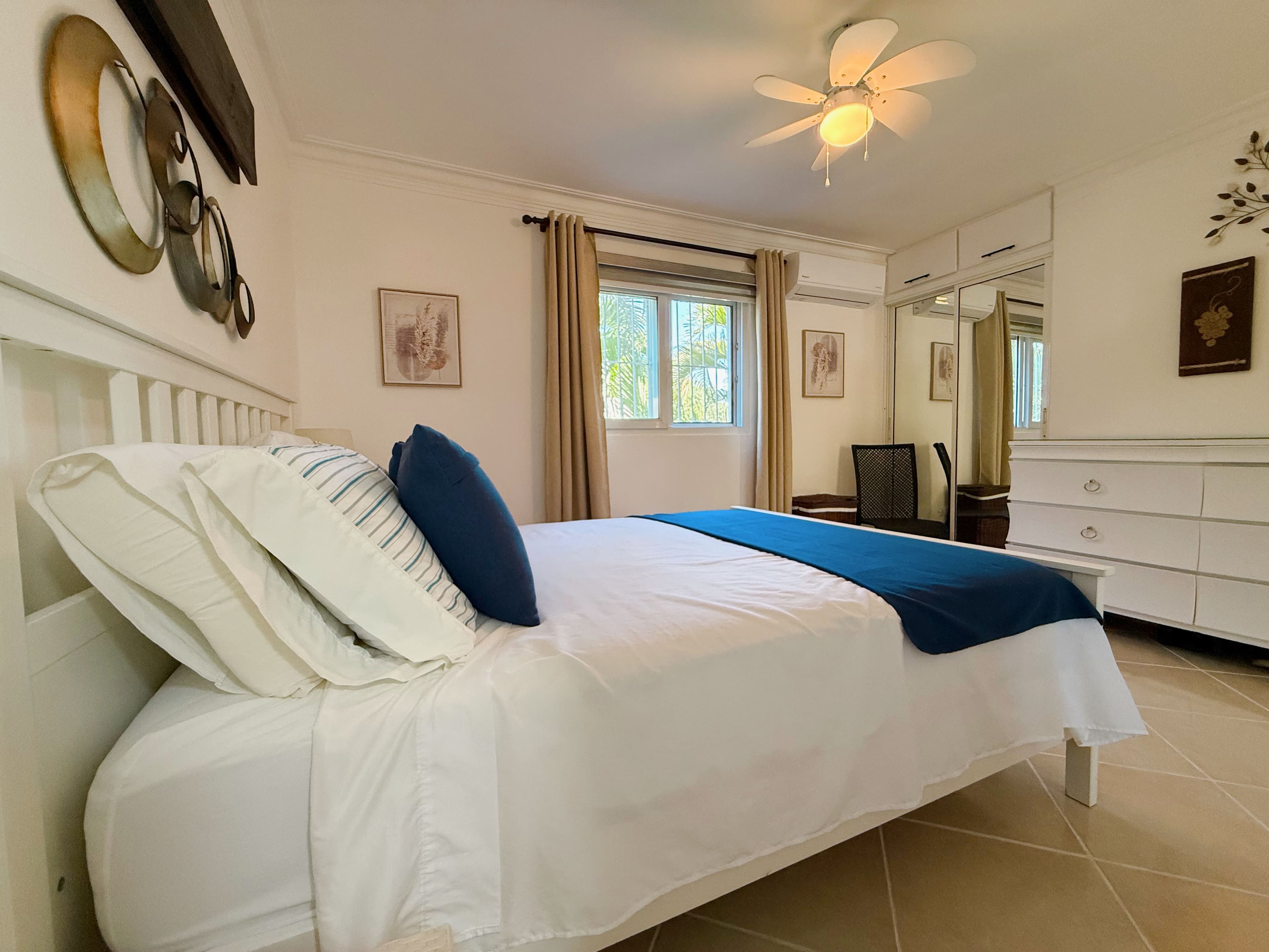 Appartement meublé 1 chambre avec grand balcon au centre de Sosúa — Bedroom