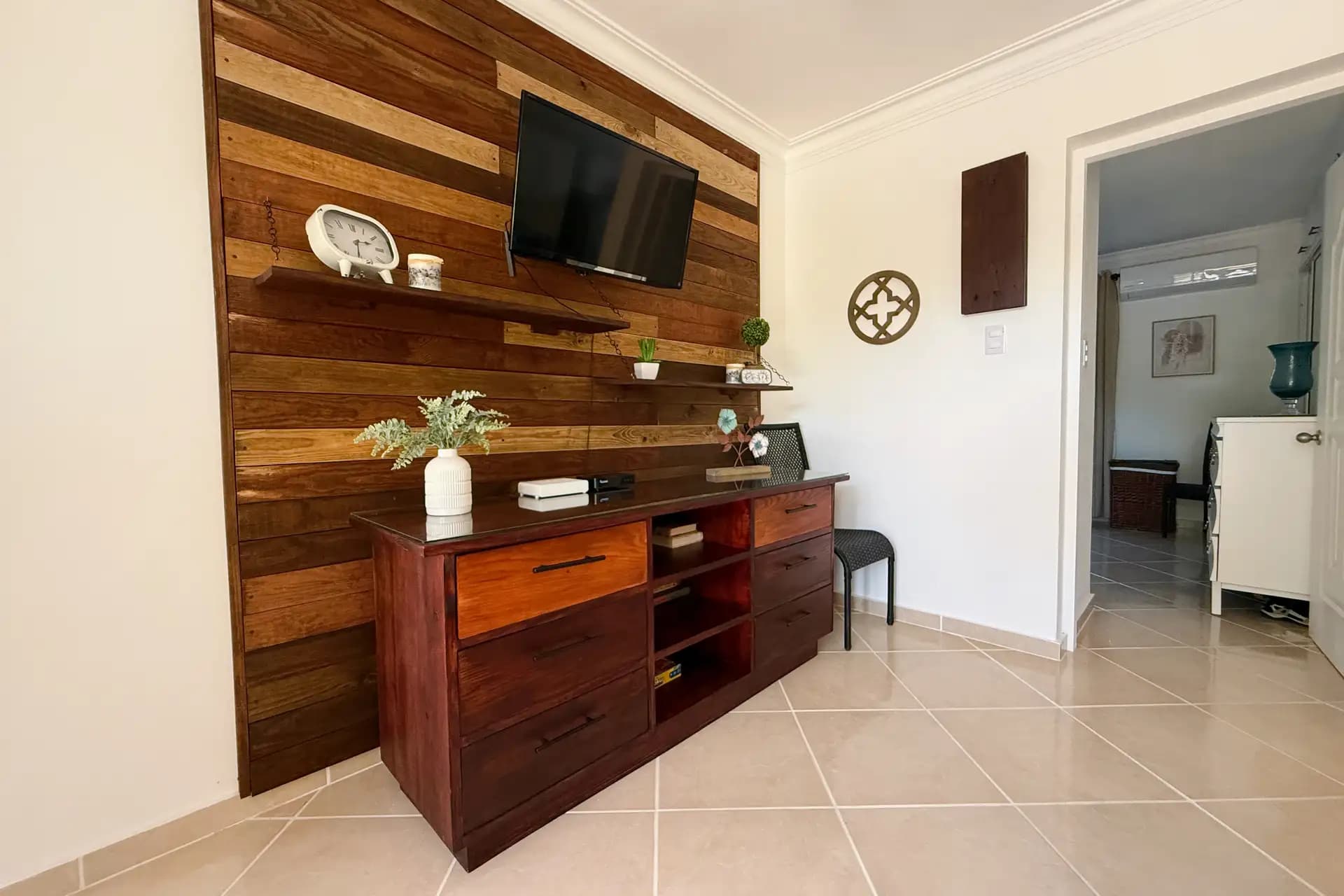 Appartement meublé 1 chambre avec grand balcon au centre de Sosúa — Living room