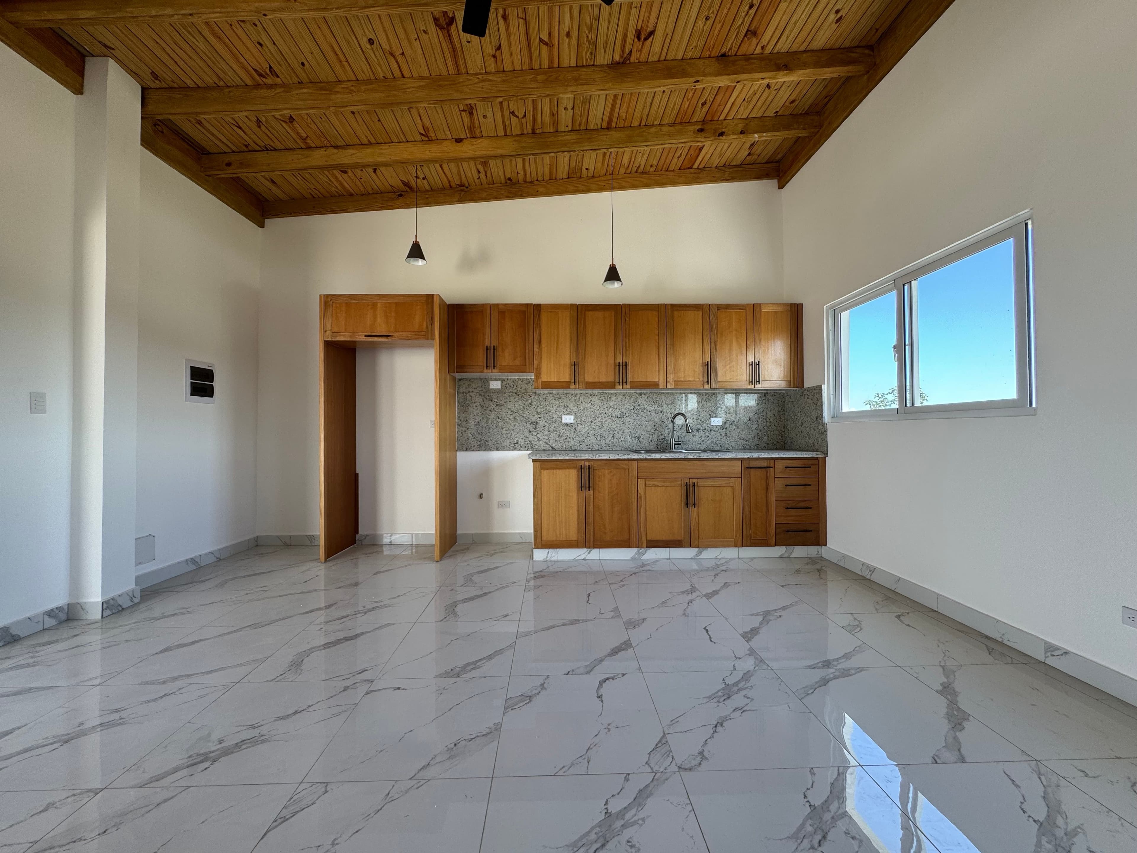 Wohnung mit 2 Schlafzimmern plus Penthouse-Studio mit Dachterrasse in Sosúa — Offener Wohn-/Essbereich