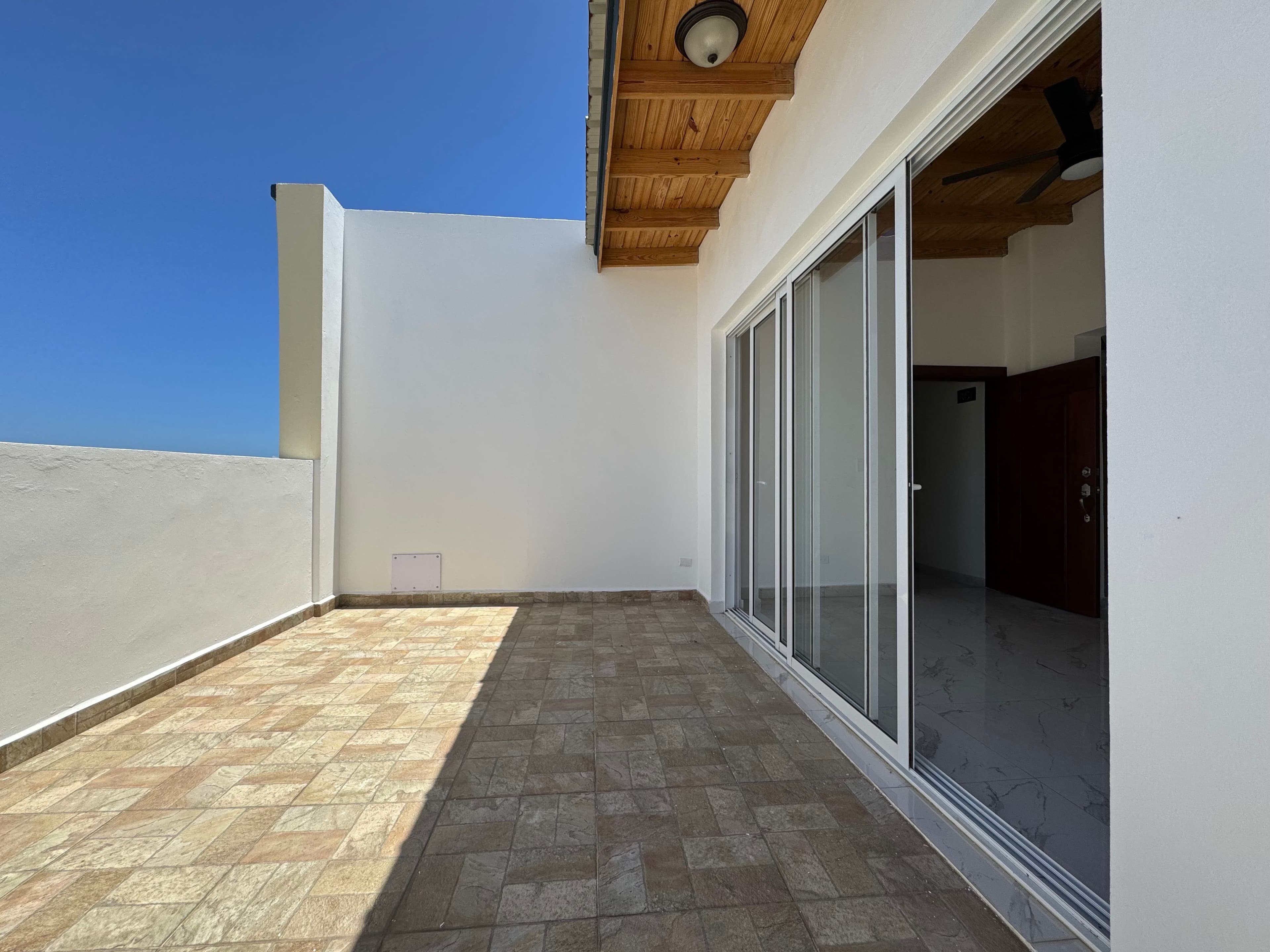 Wohnung mit 2 Schlafzimmern plus Penthouse-Studio mit Dachterrasse in Sosúa — Terrasse