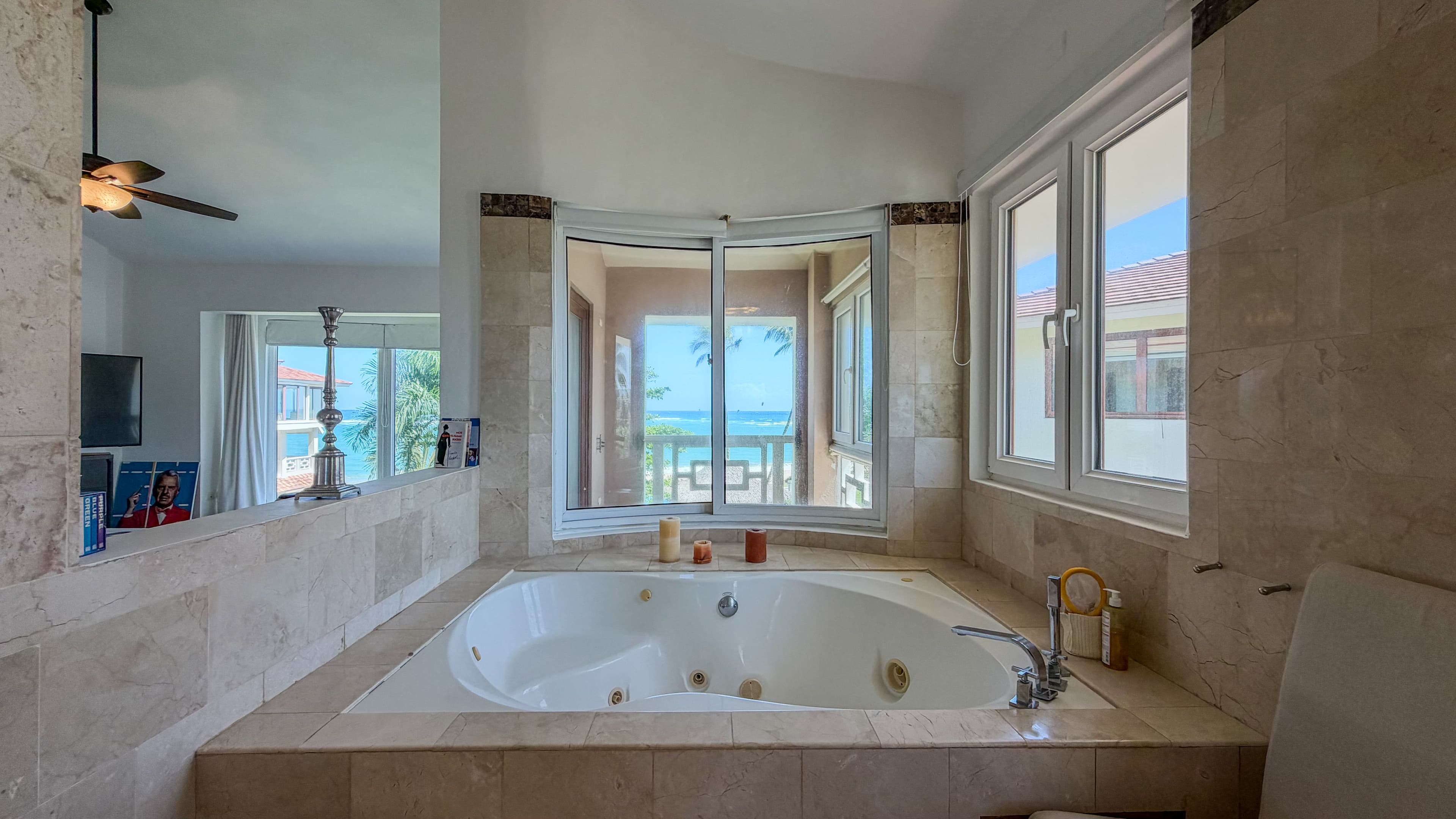 Penthouse 4 chambres en bord de plage avec terrasses face à l'océan à Cabarete — Balcony