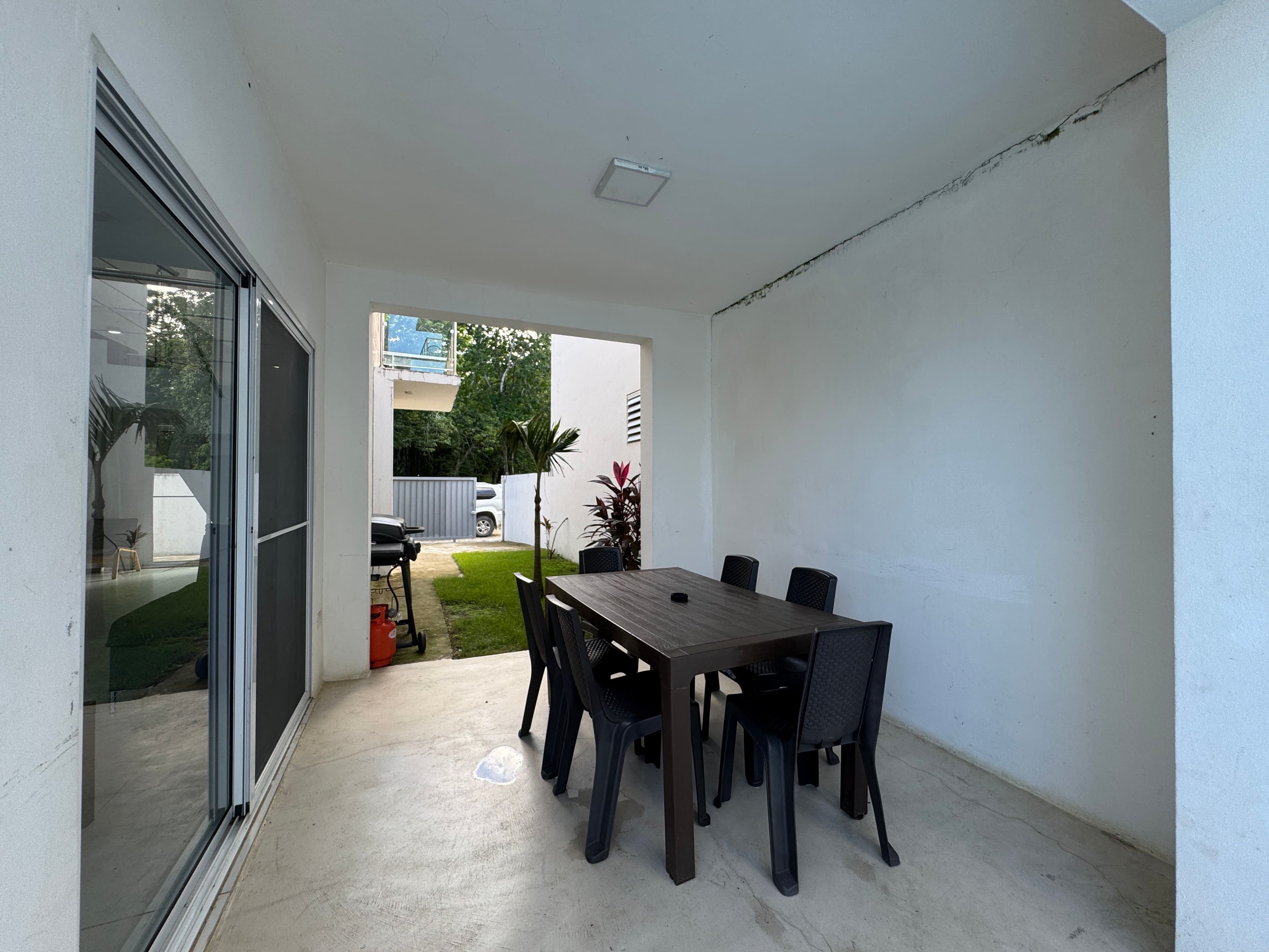 Stadthaus mit 3 Schlafzimmern und privatem Pool im Zentrum von Sosúa — Terrasse