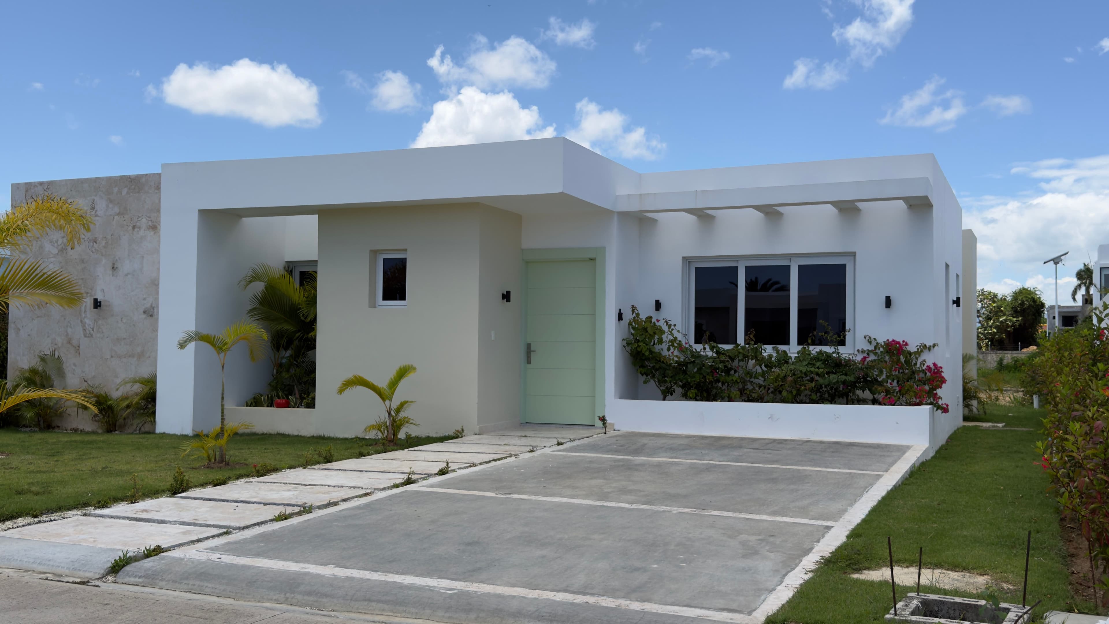 3-Bedroom Furnished Villa with Private Pool in Sosúa Ocean Village — Exterior